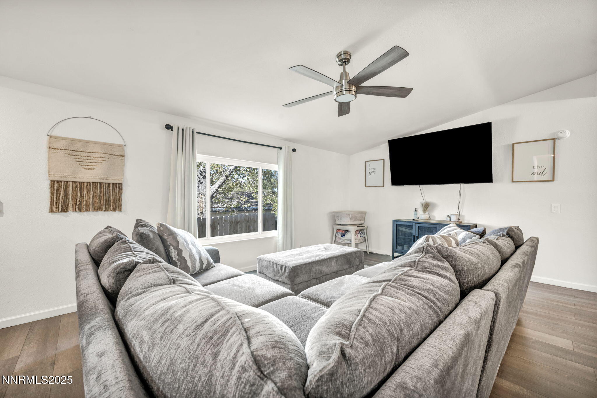 32-web-or-mls-4970-newport-ct