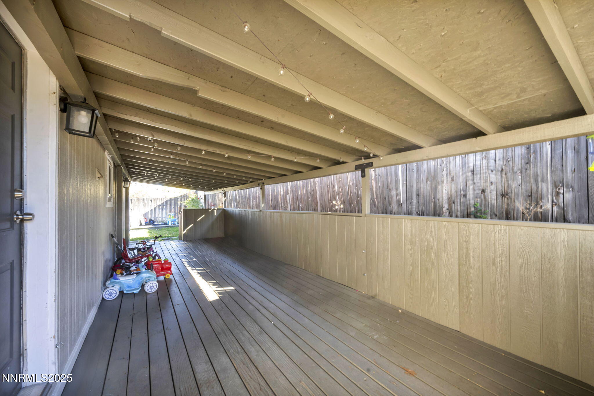 5-web-or-mls-4970-newport-ct