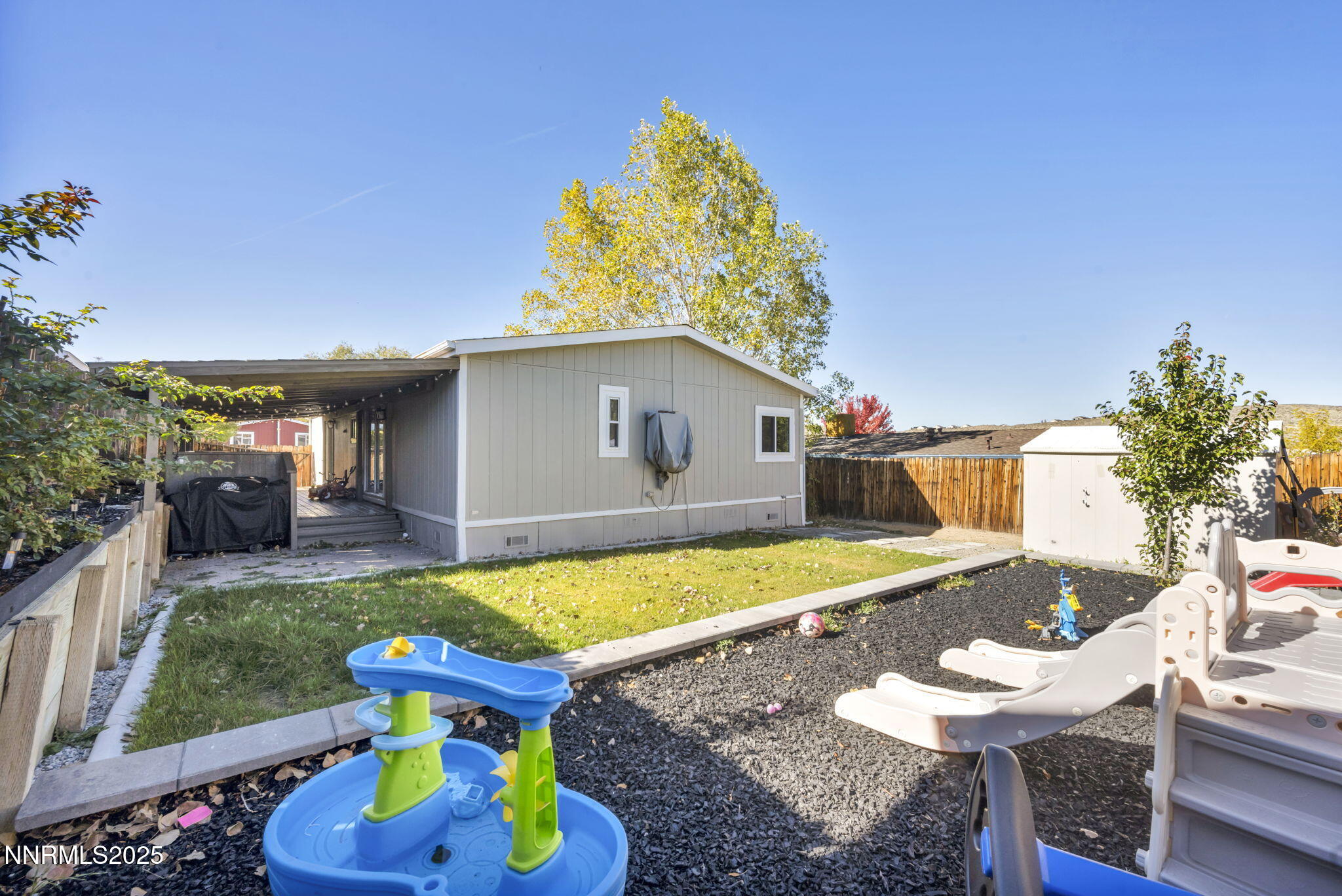 8-web-or-mls-4970-newport-ct