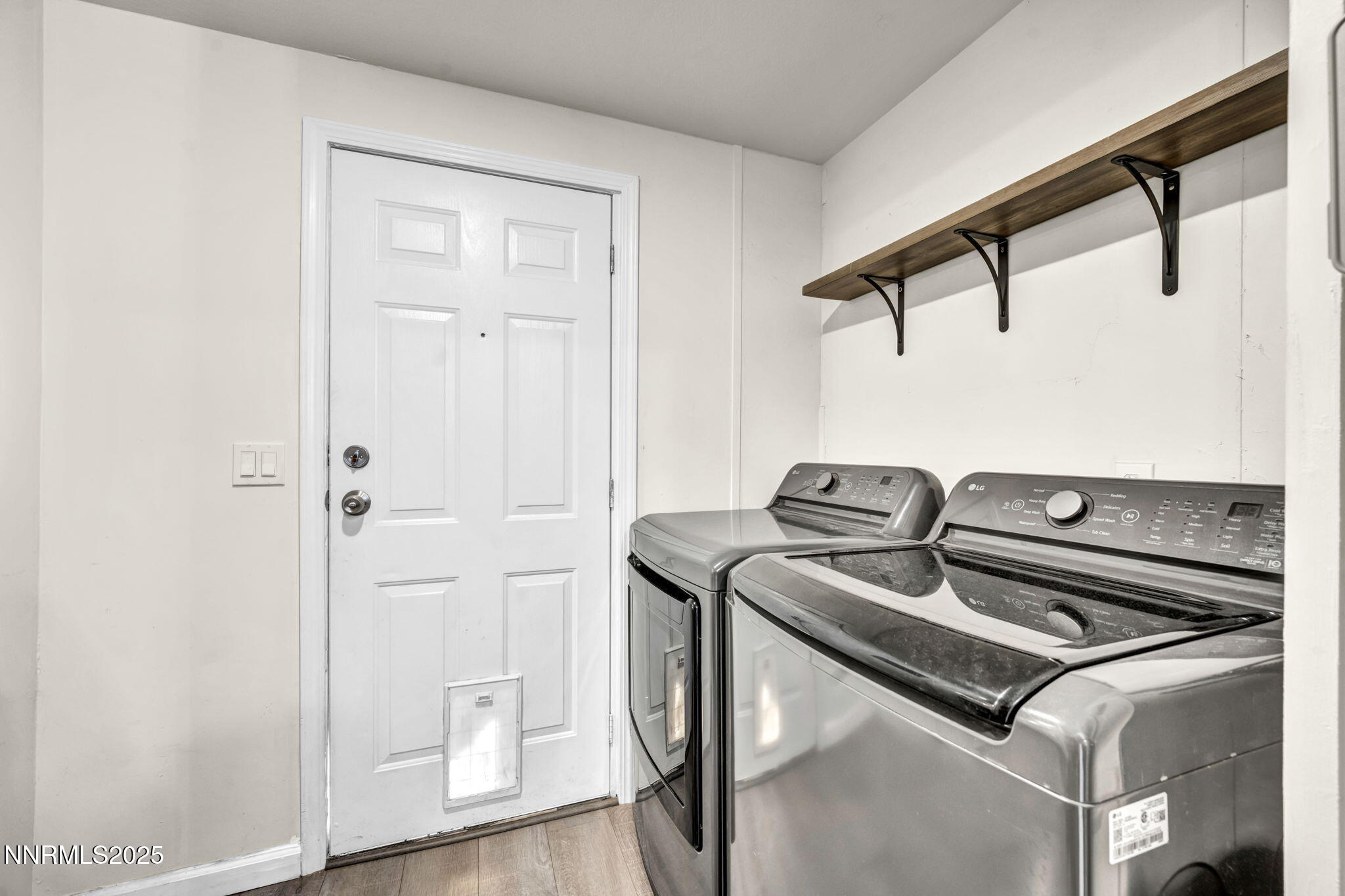 33-web-or-mls-4970-newport-ct