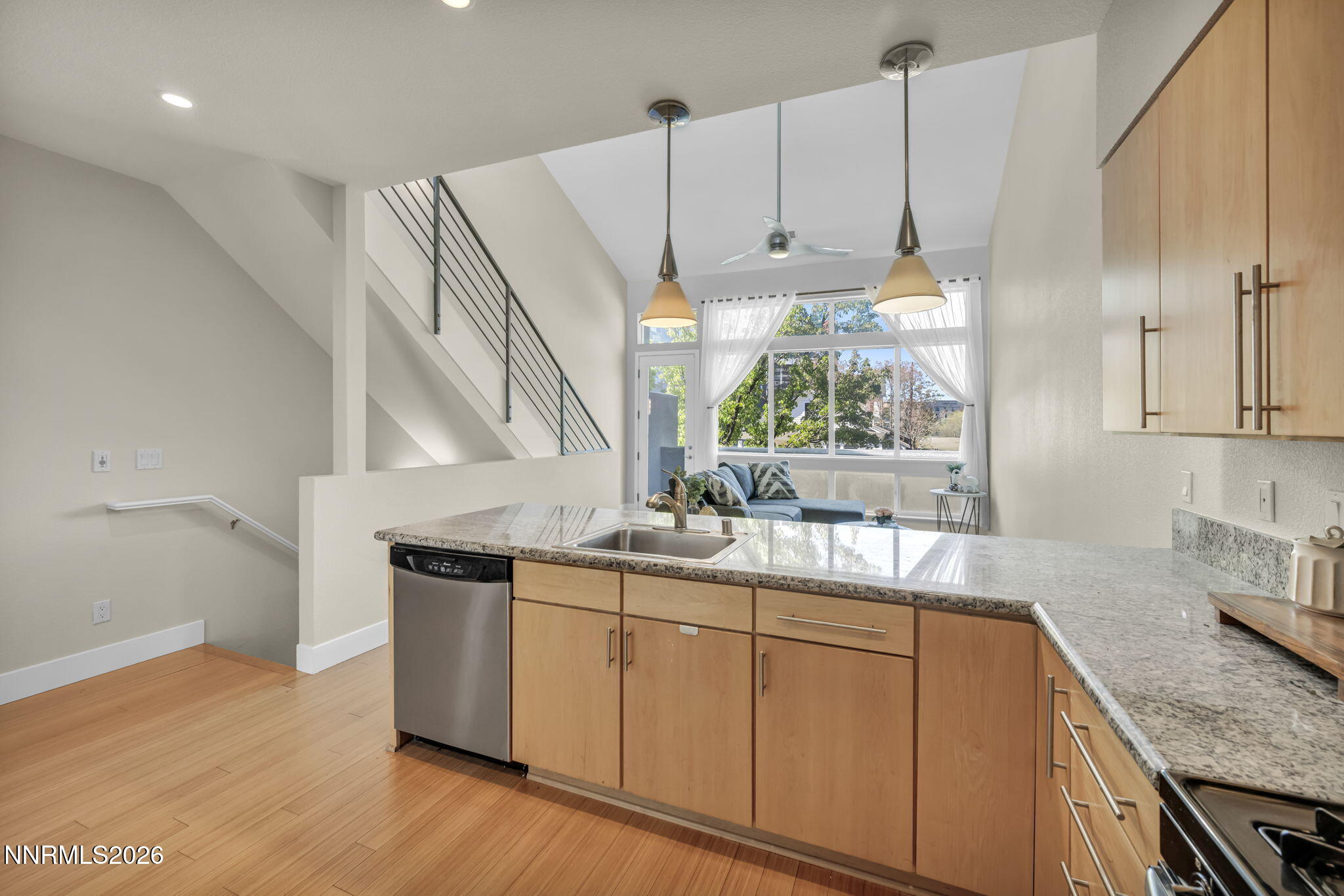 29-web-or-mls-326-state-st