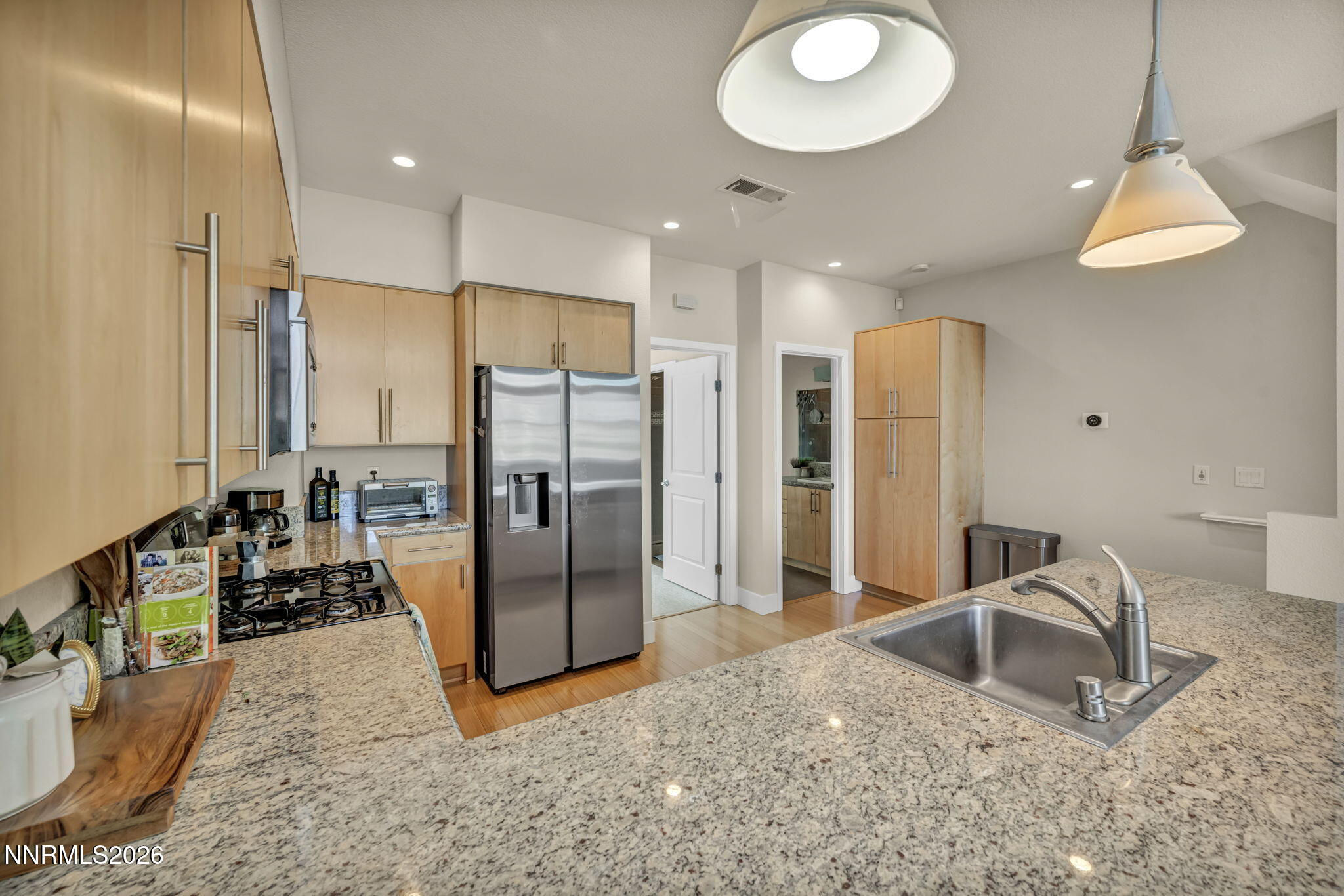 25-web-or-mls-326-state-st