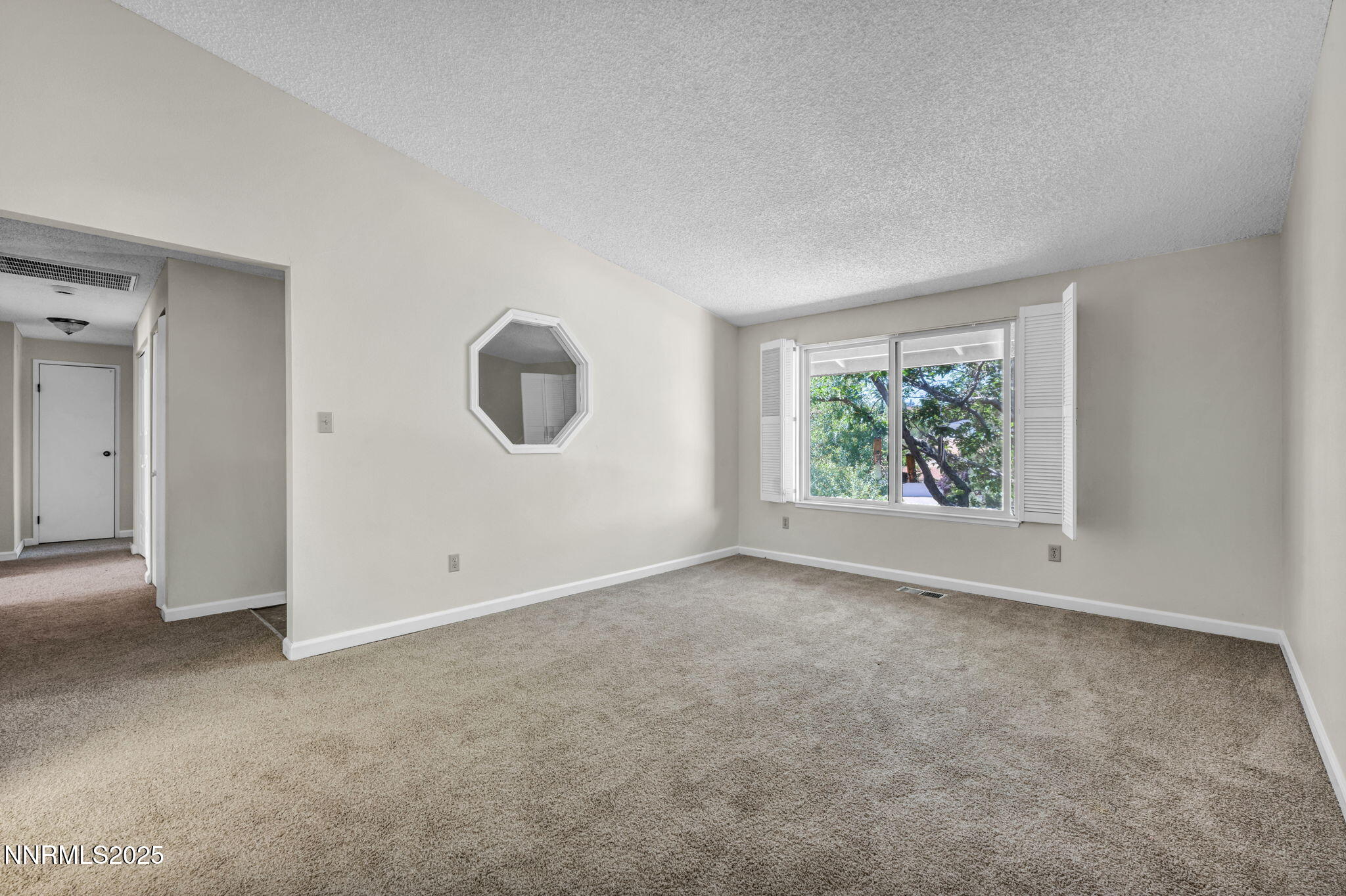 96-web-or-mls-1425-julie-ct