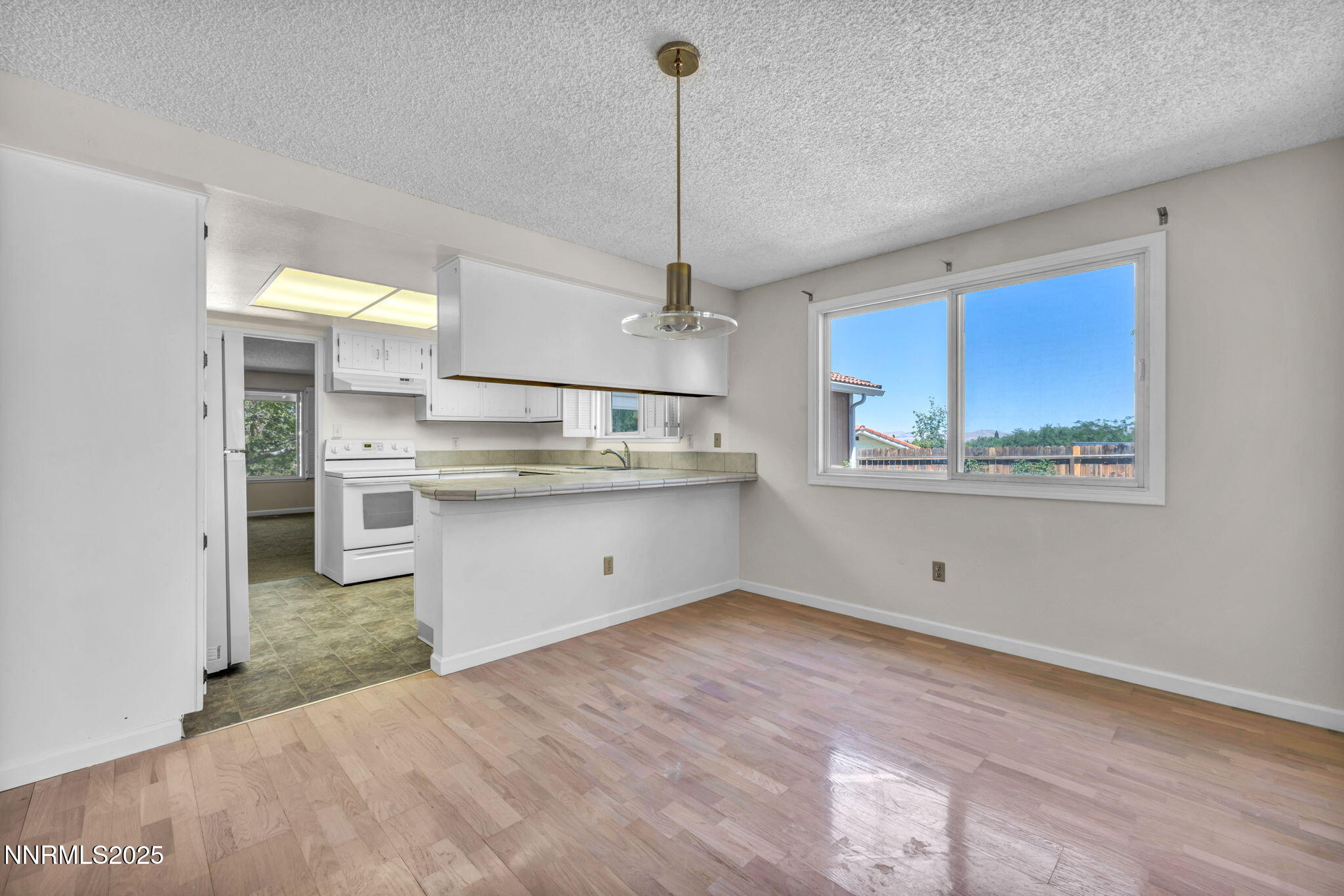 66-web-or-mls-1425-julie-ct