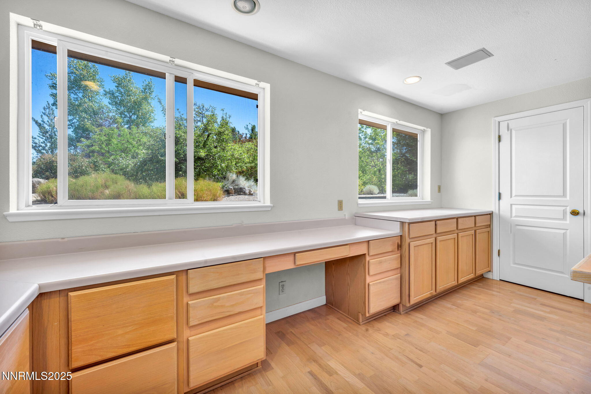 73-web-or-mls-1425-julie-ct