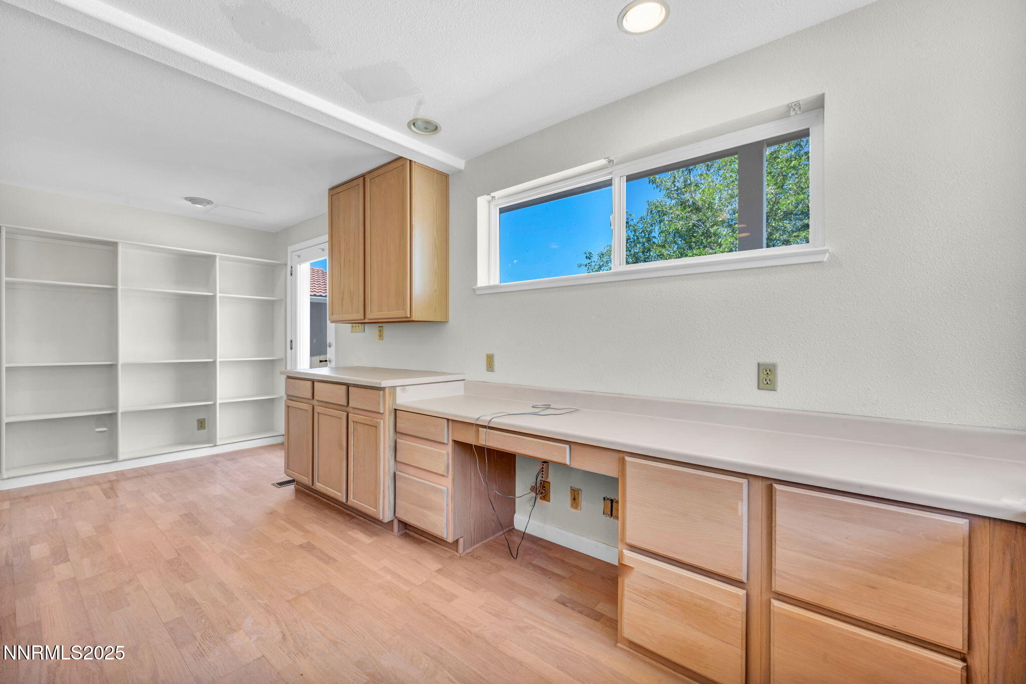 72-web-or-mls-1425-julie-ct