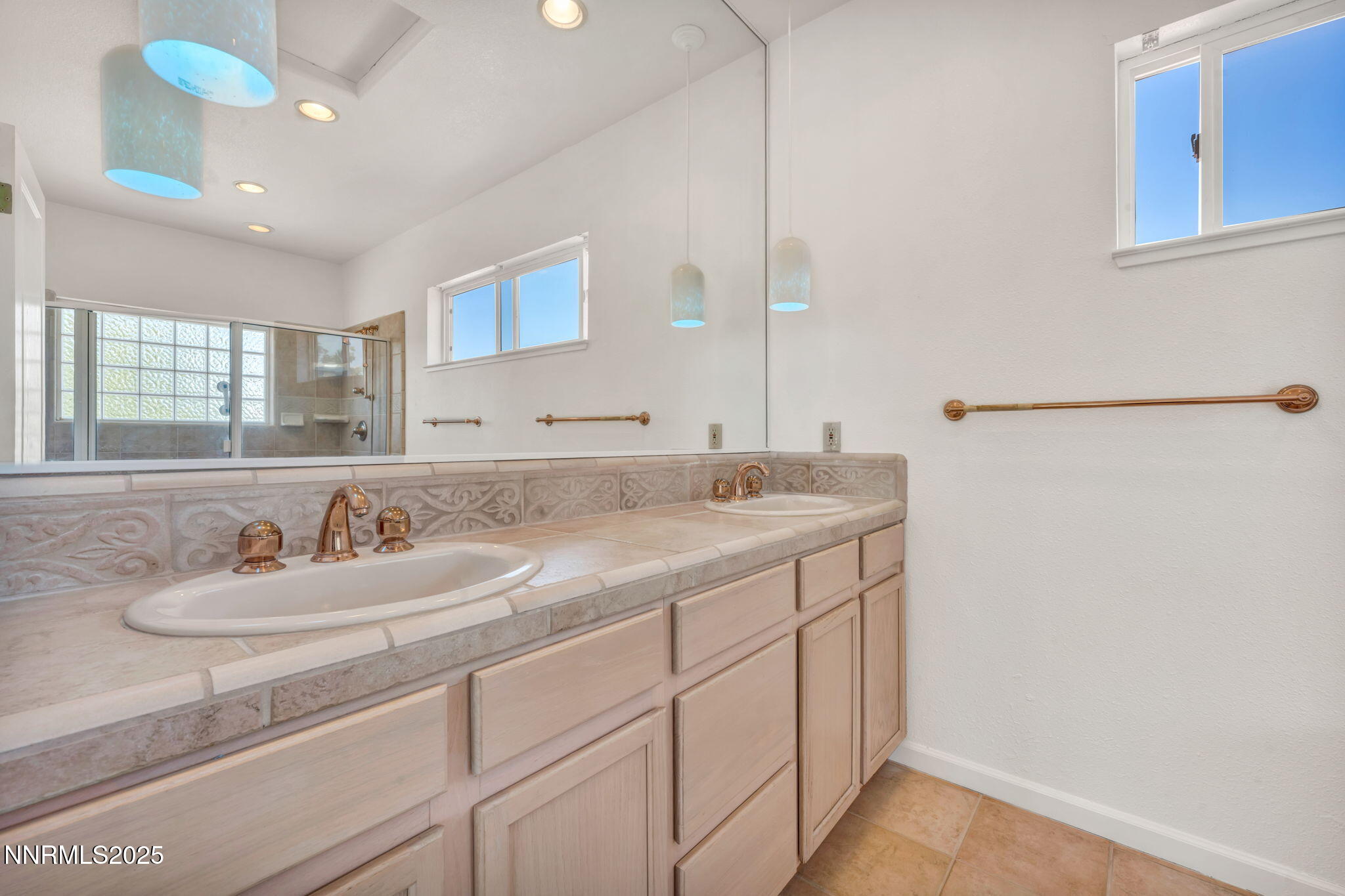 82-web-or-mls-1425-julie-ct