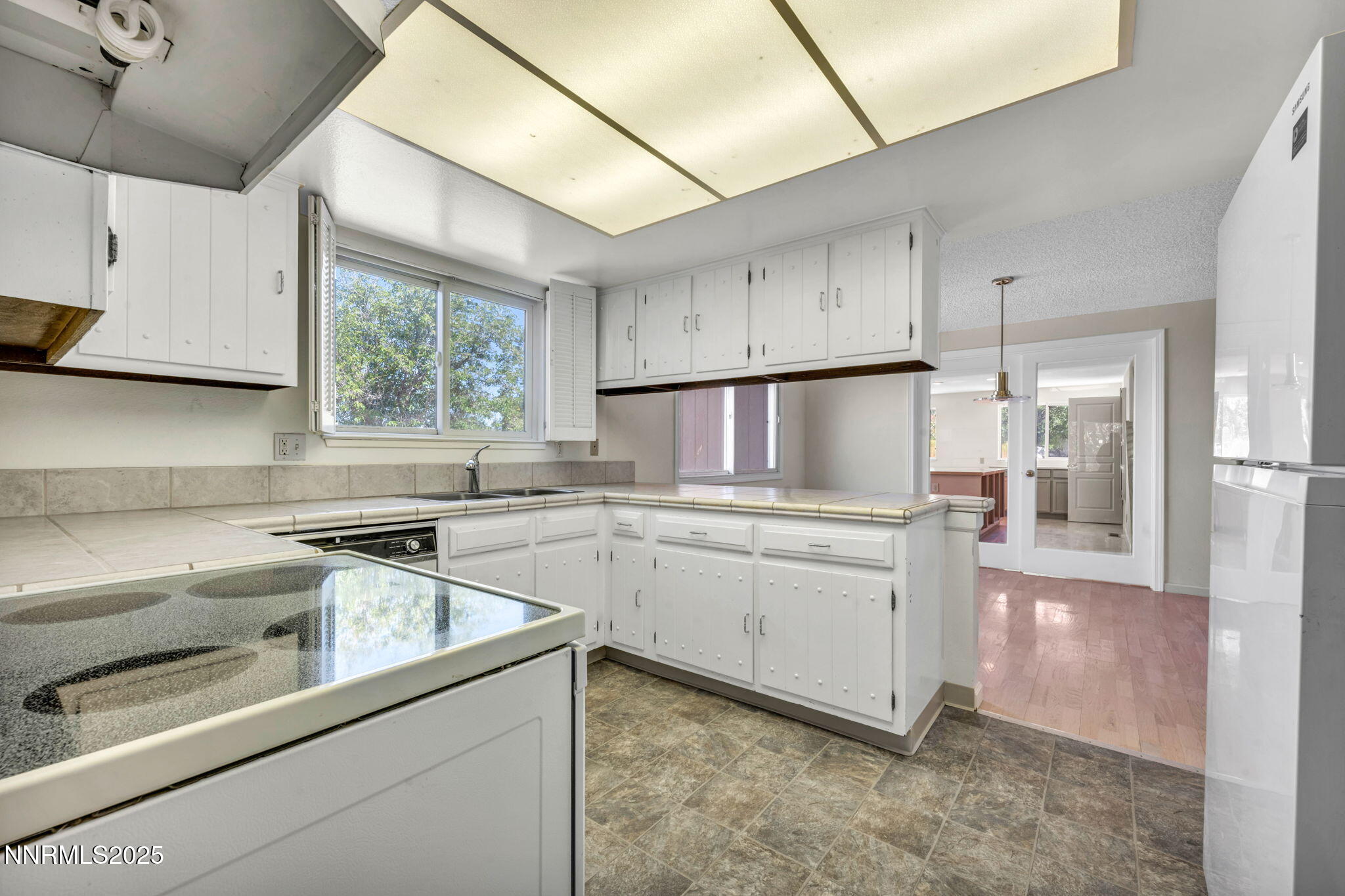 54-web-or-mls-1425-julie-ct