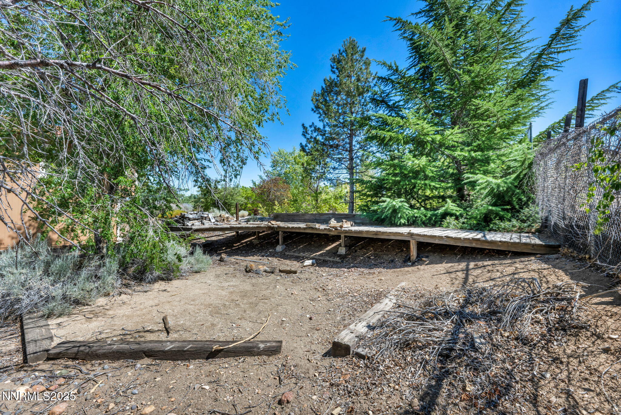 15-web-or-mls-1425-julie-ct