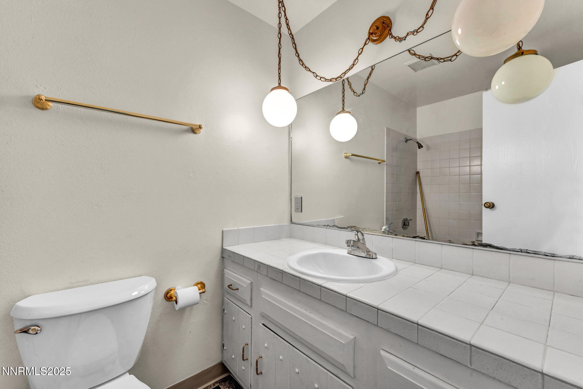 46-web-or-mls-1425-julie-ct