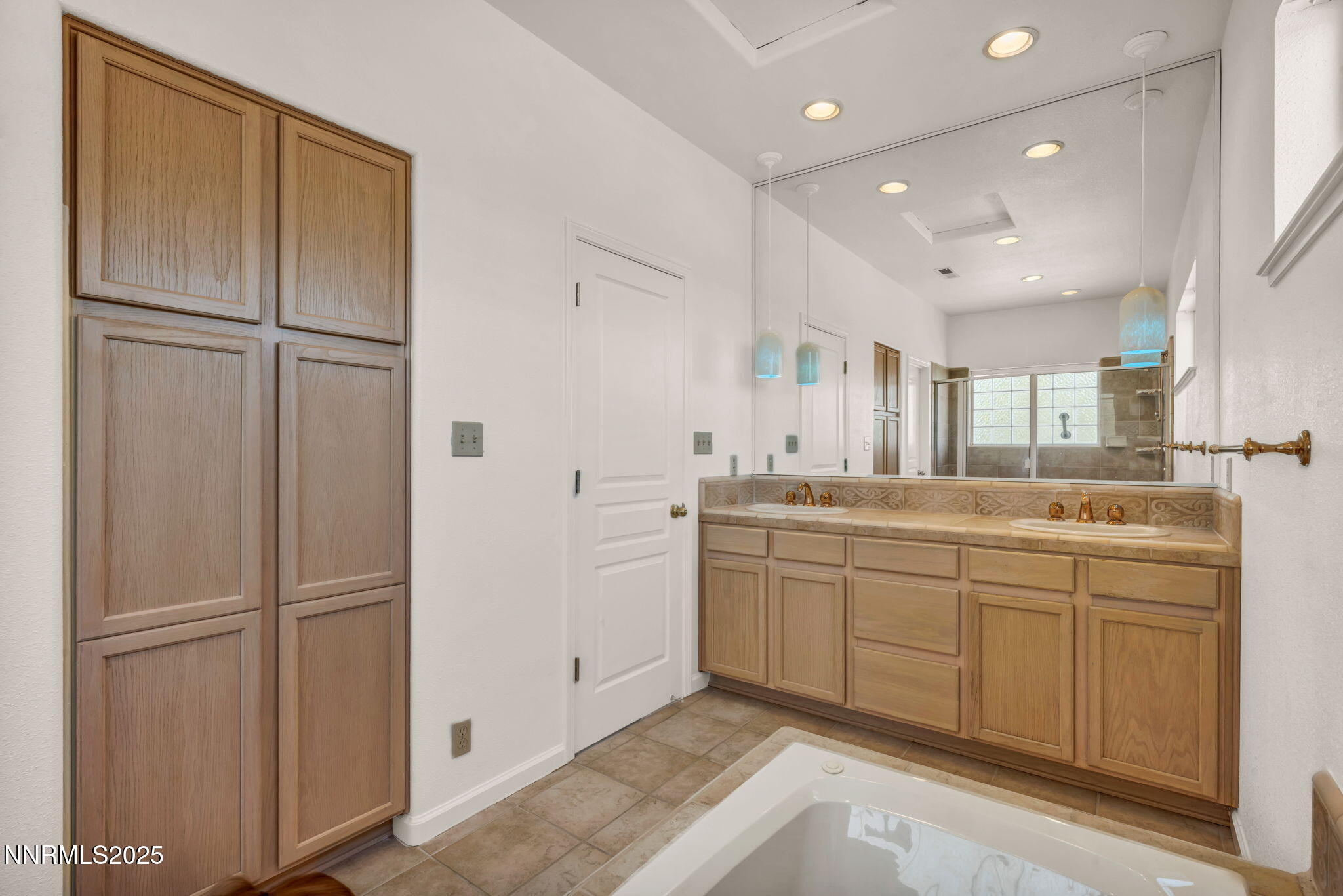 87-web-or-mls-1425-julie-ct