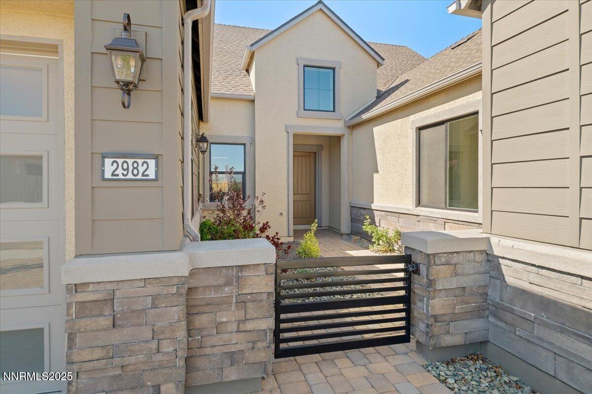 19-1751558723946178627_17515587239461786