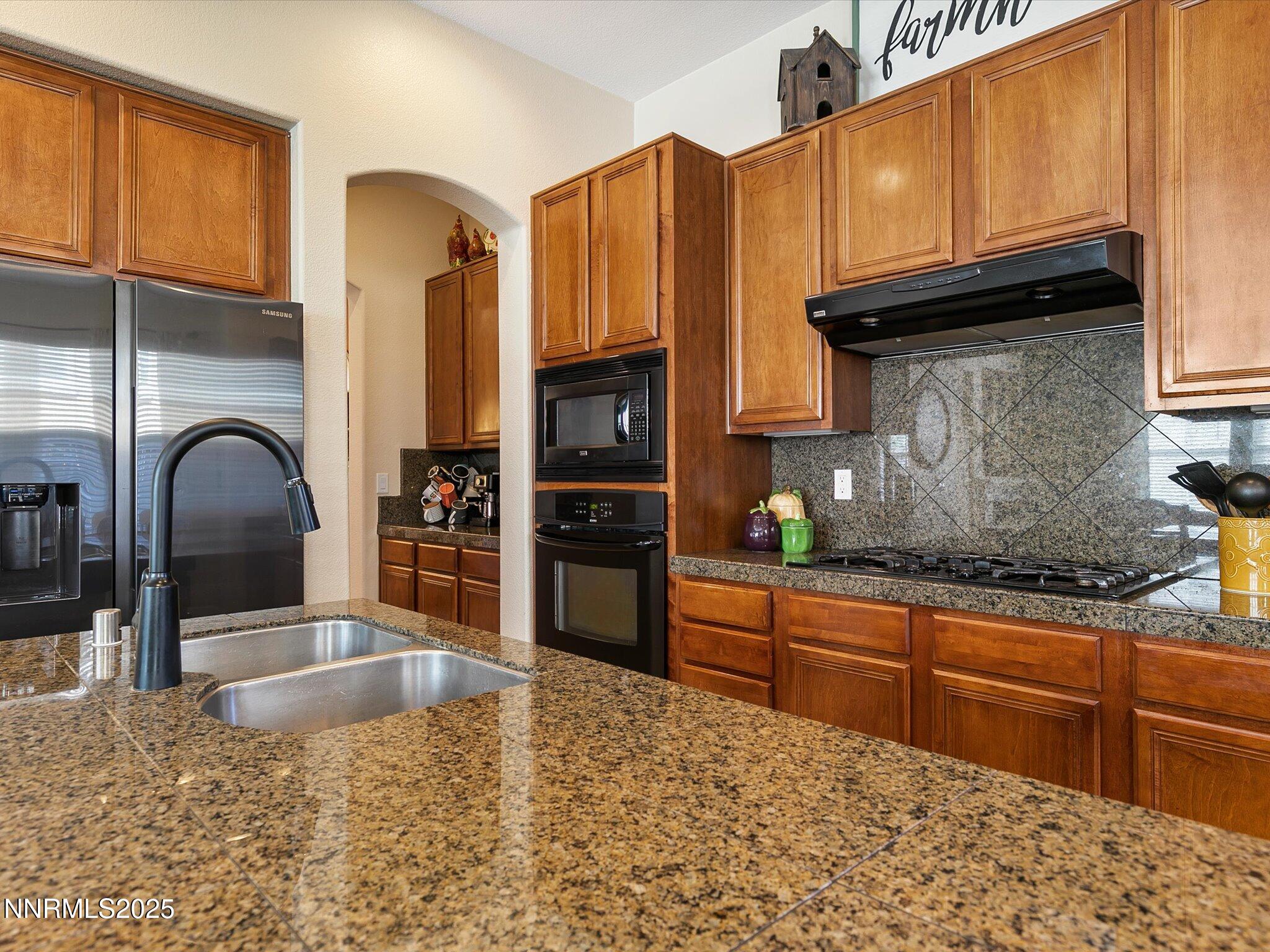 18-7693 Stone Bluff Way-22