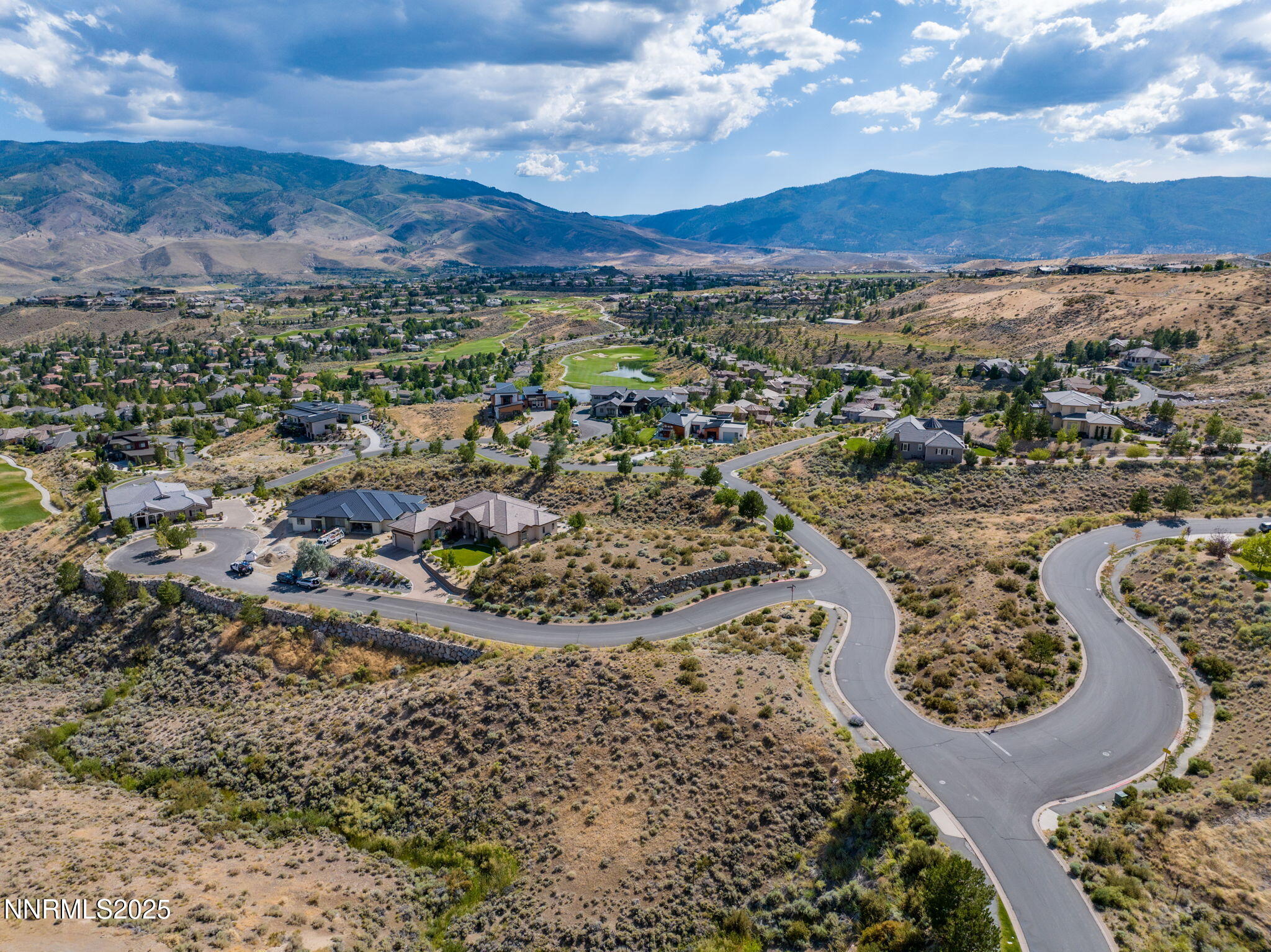 4-web-or-mls-2595 Drakewood-5