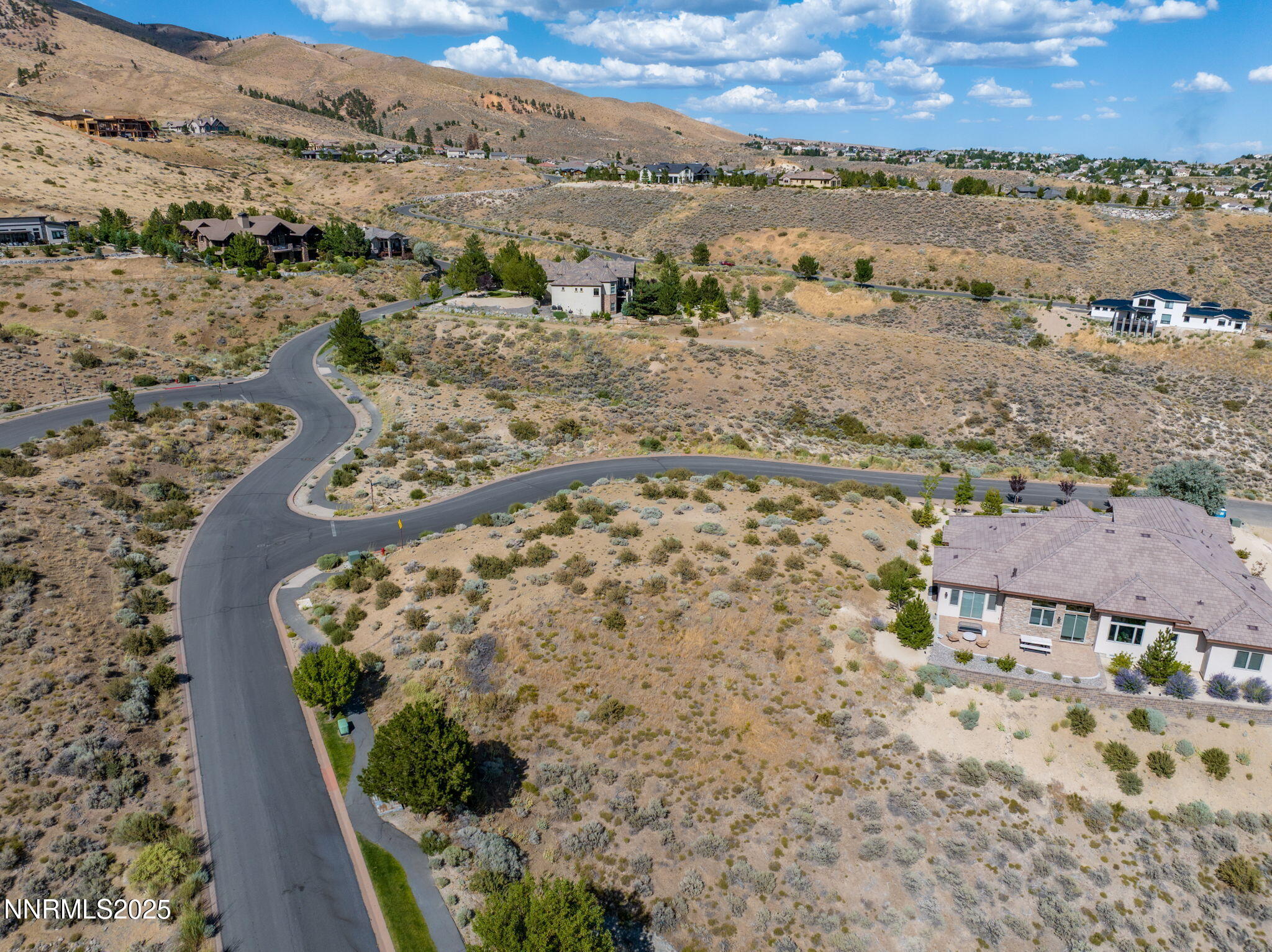 10-web-or-mls-2595 Drakewood-11