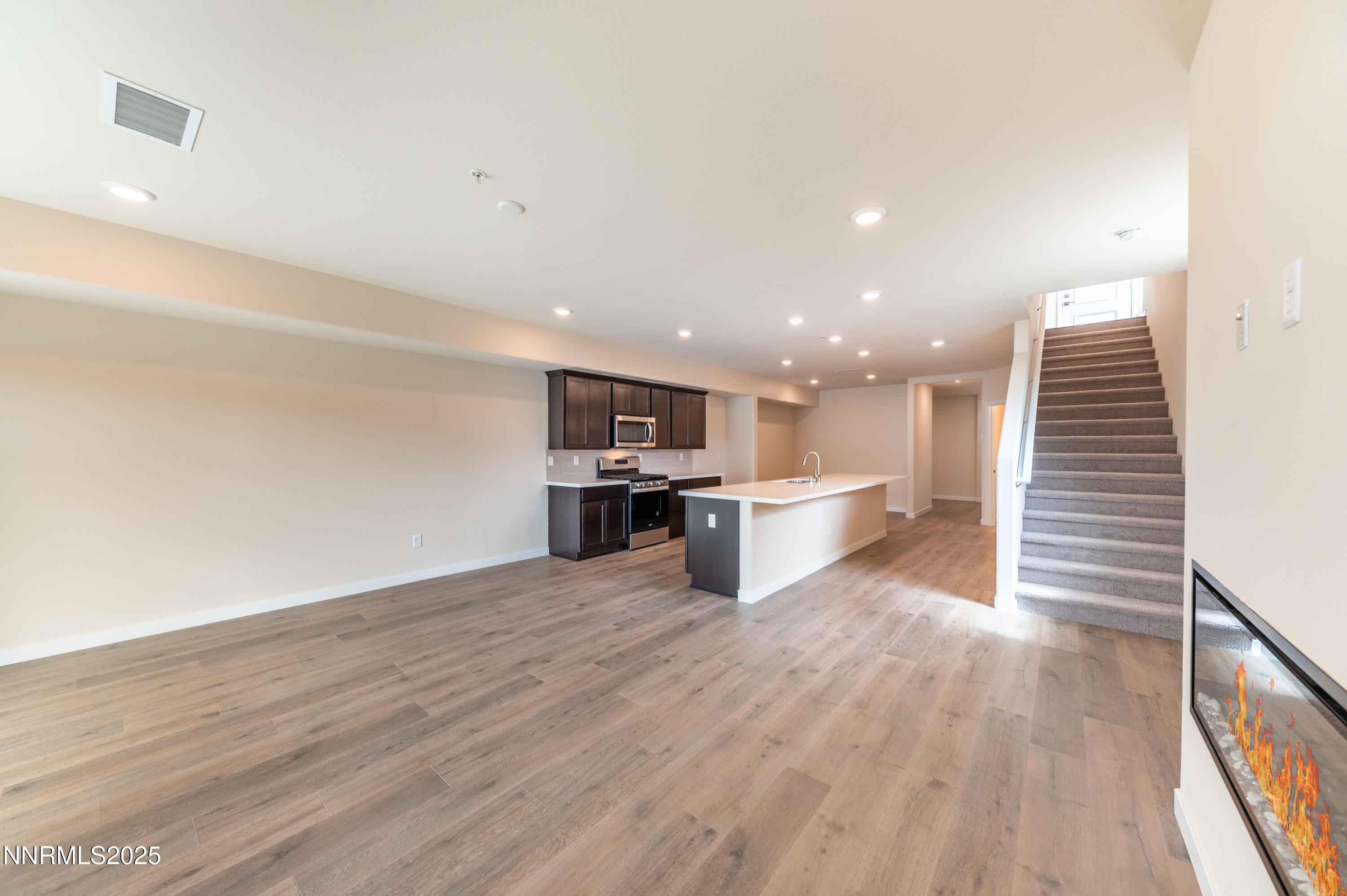 2381 Tecumseh Way 18