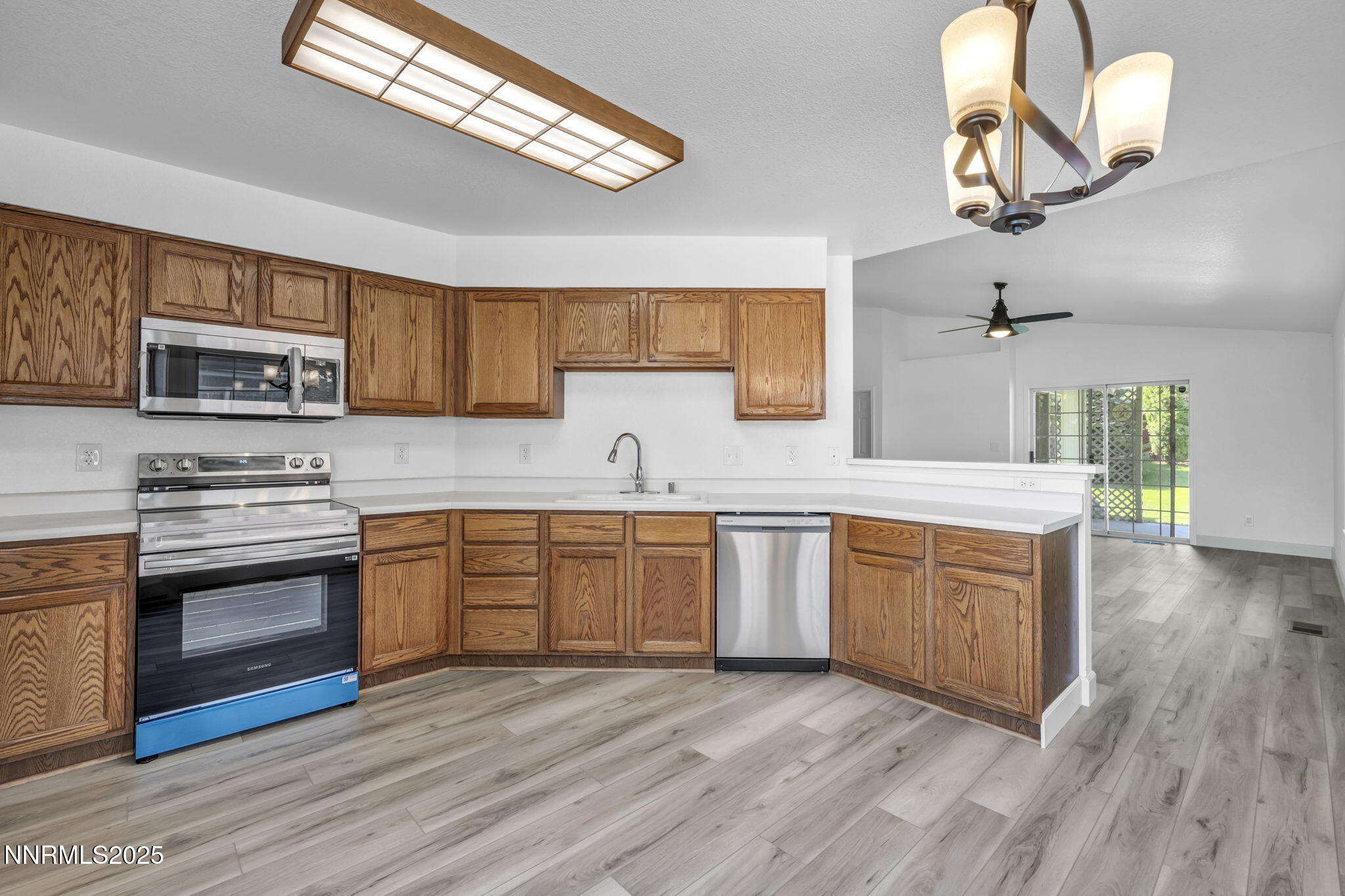 Carson City, Nevada 89701, United States, 3 Bedrooms Bedrooms, ,2 BathroomsBathrooms,Residential,Active,136542