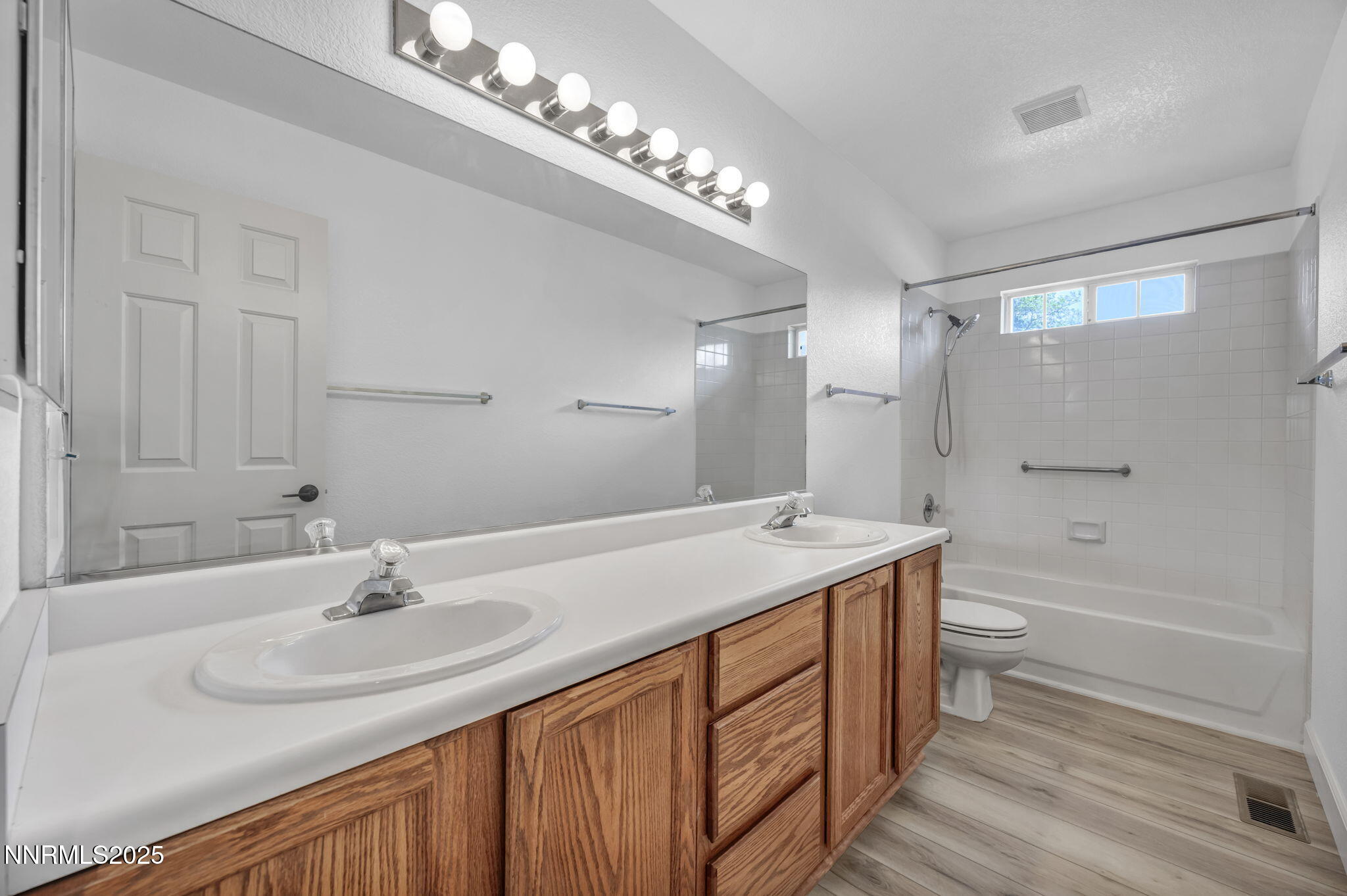 Carson City, Nevada 89701, United States, 3 Bedrooms Bedrooms, ,2 BathroomsBathrooms,Residential,Active,136542