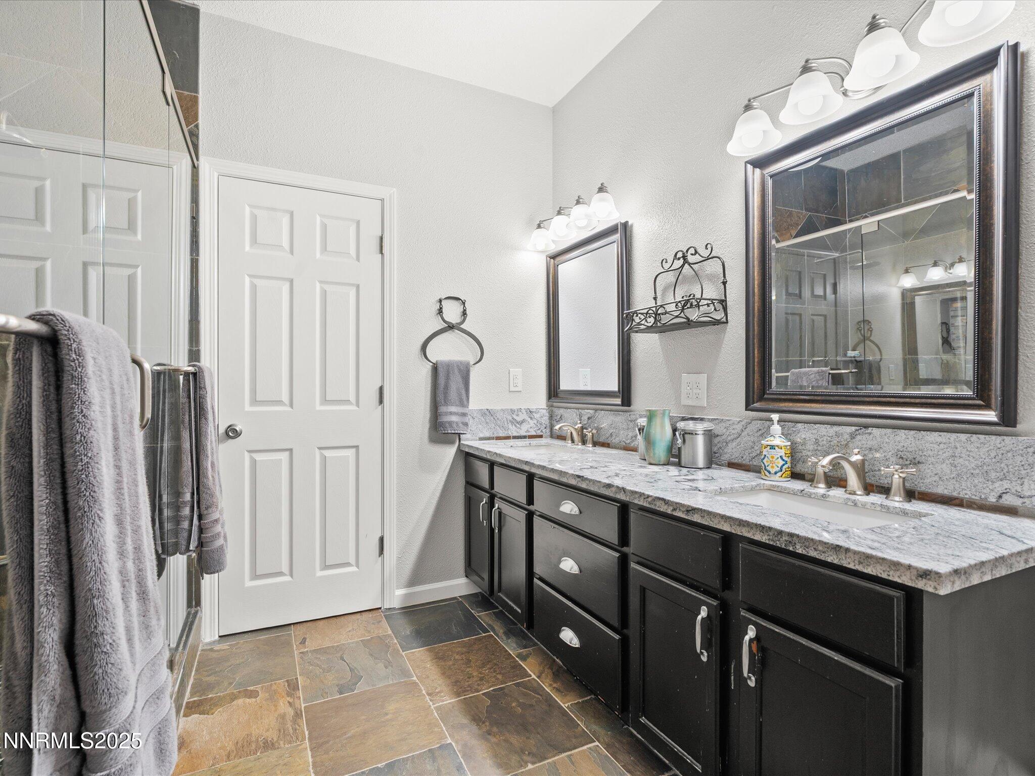 029-7410 Matterhorn Blvd-128