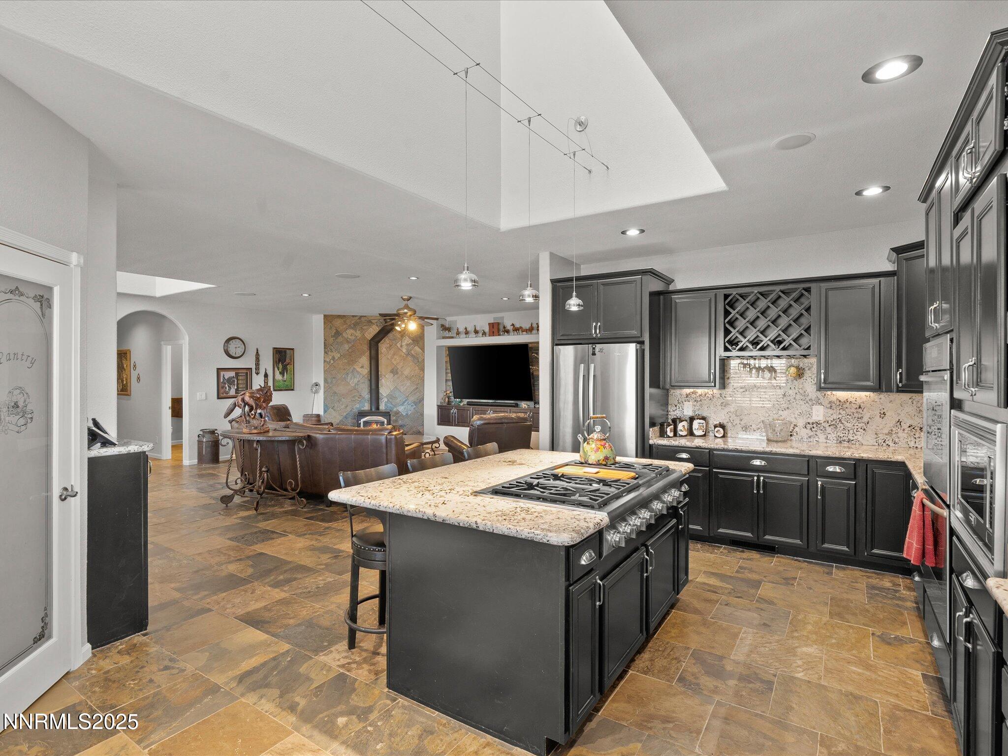 020-7410 Matterhorn Blvd-119