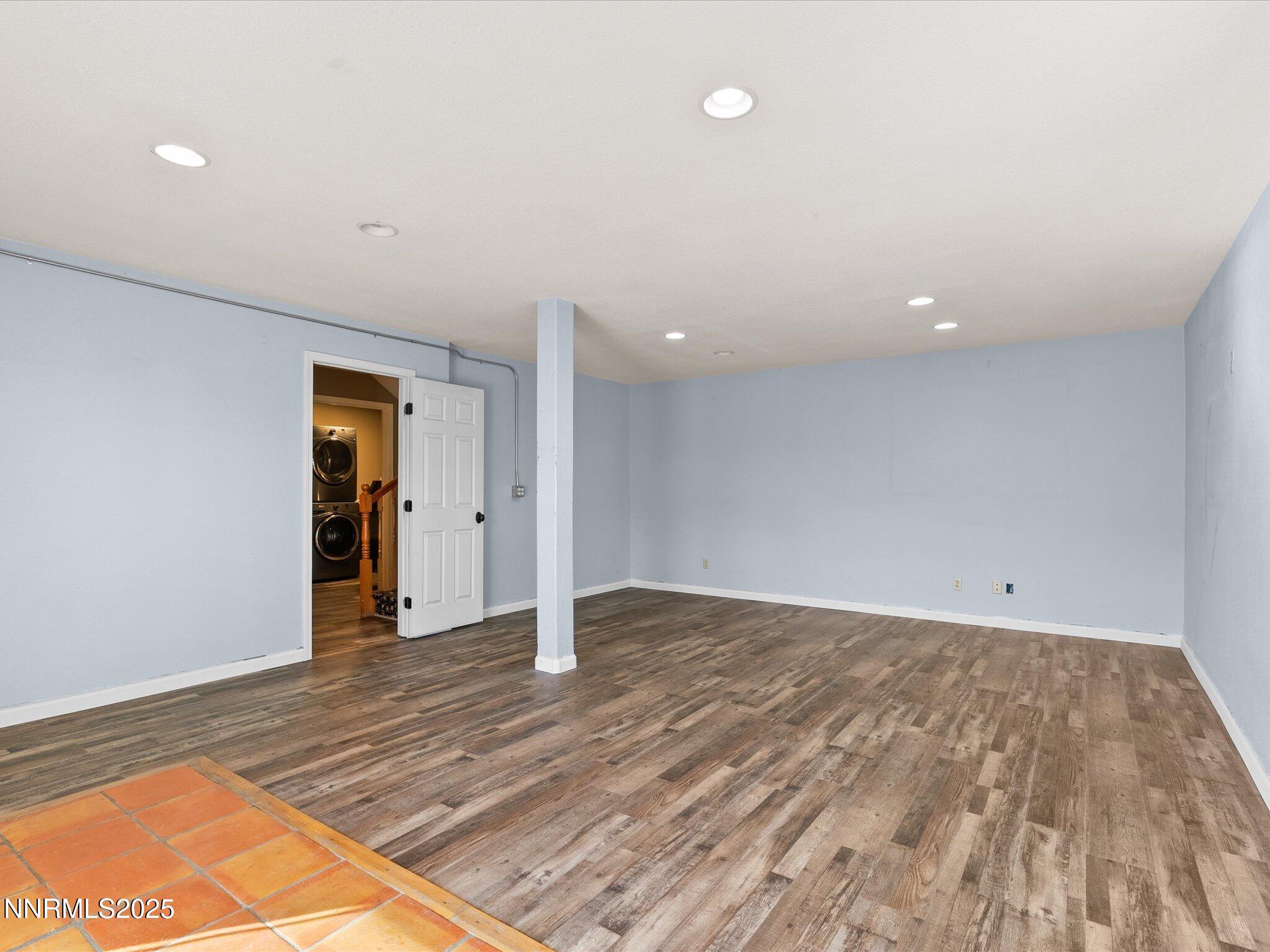 09-8120 Leroy St-108