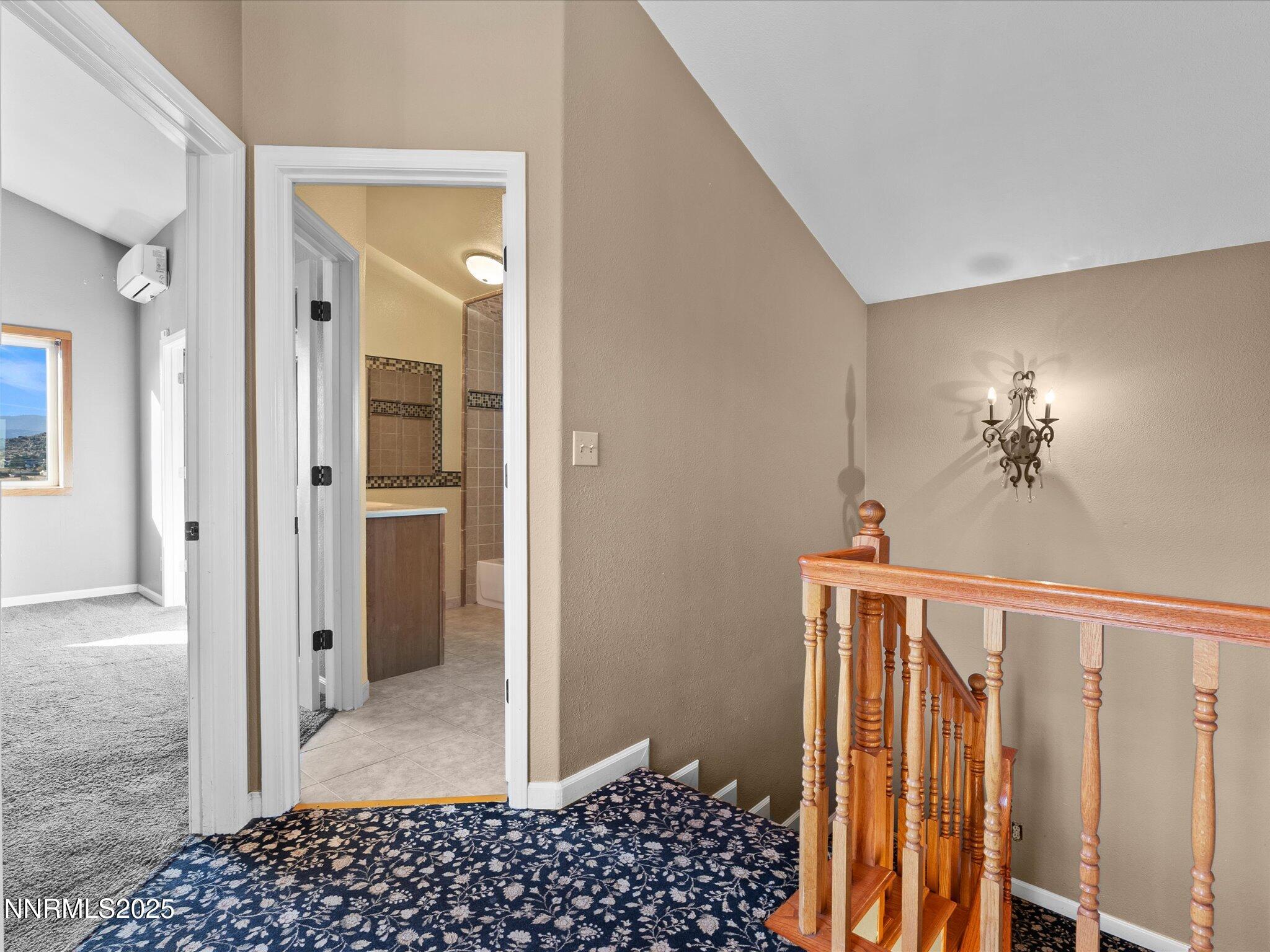 36-8120 Leroy St-135