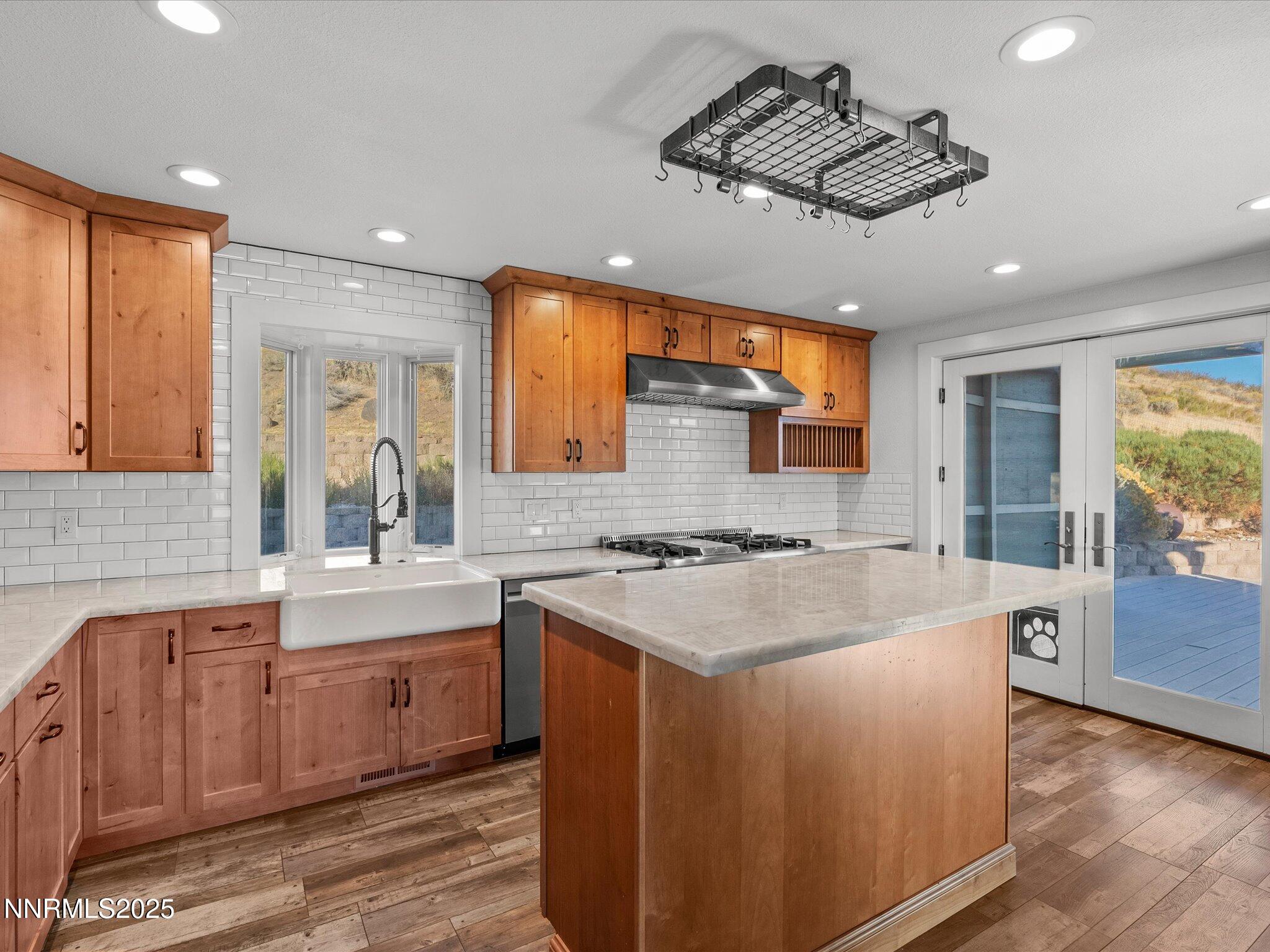 27-8120 Leroy St-126