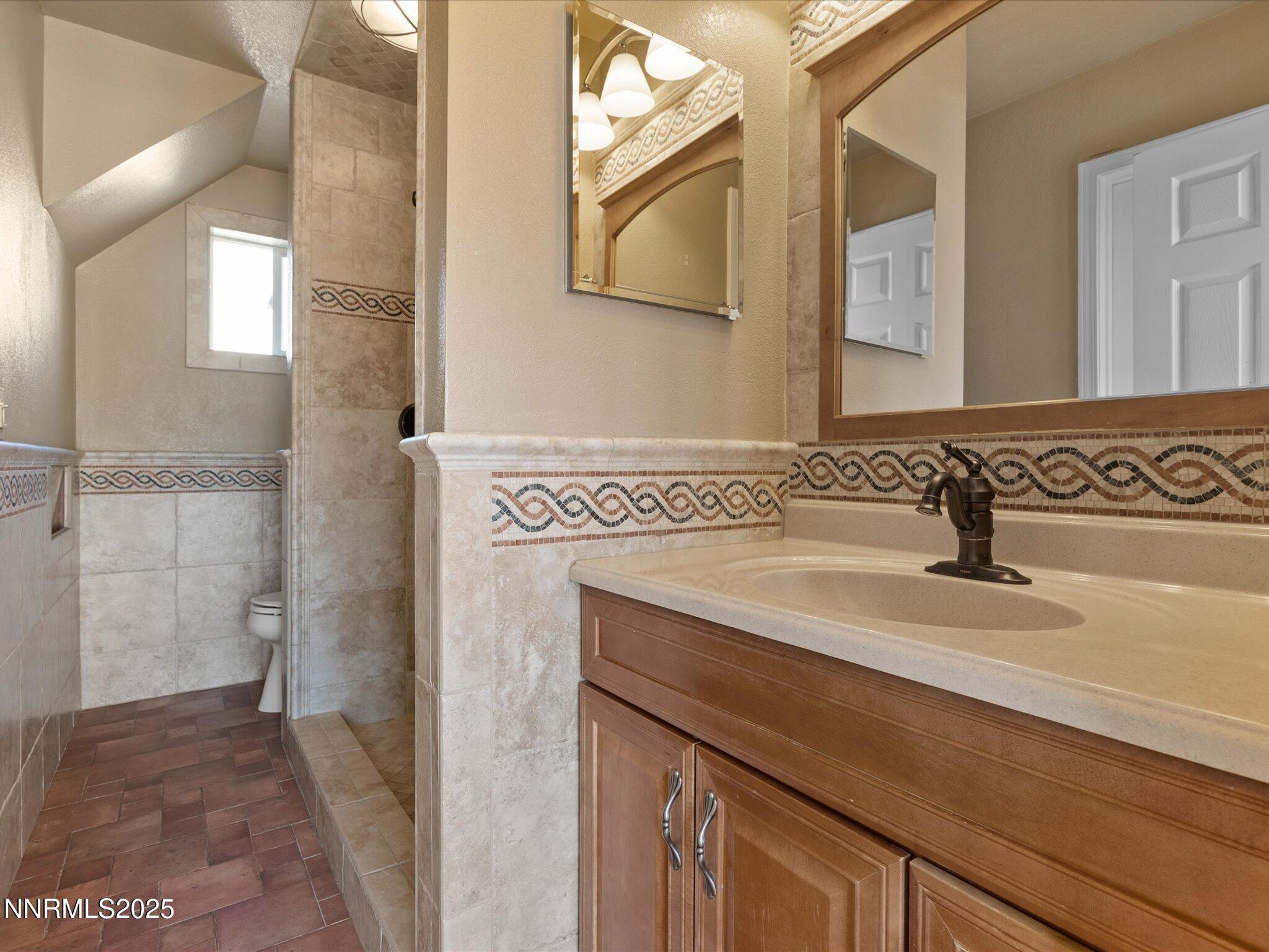 33-8120 Leroy St-132