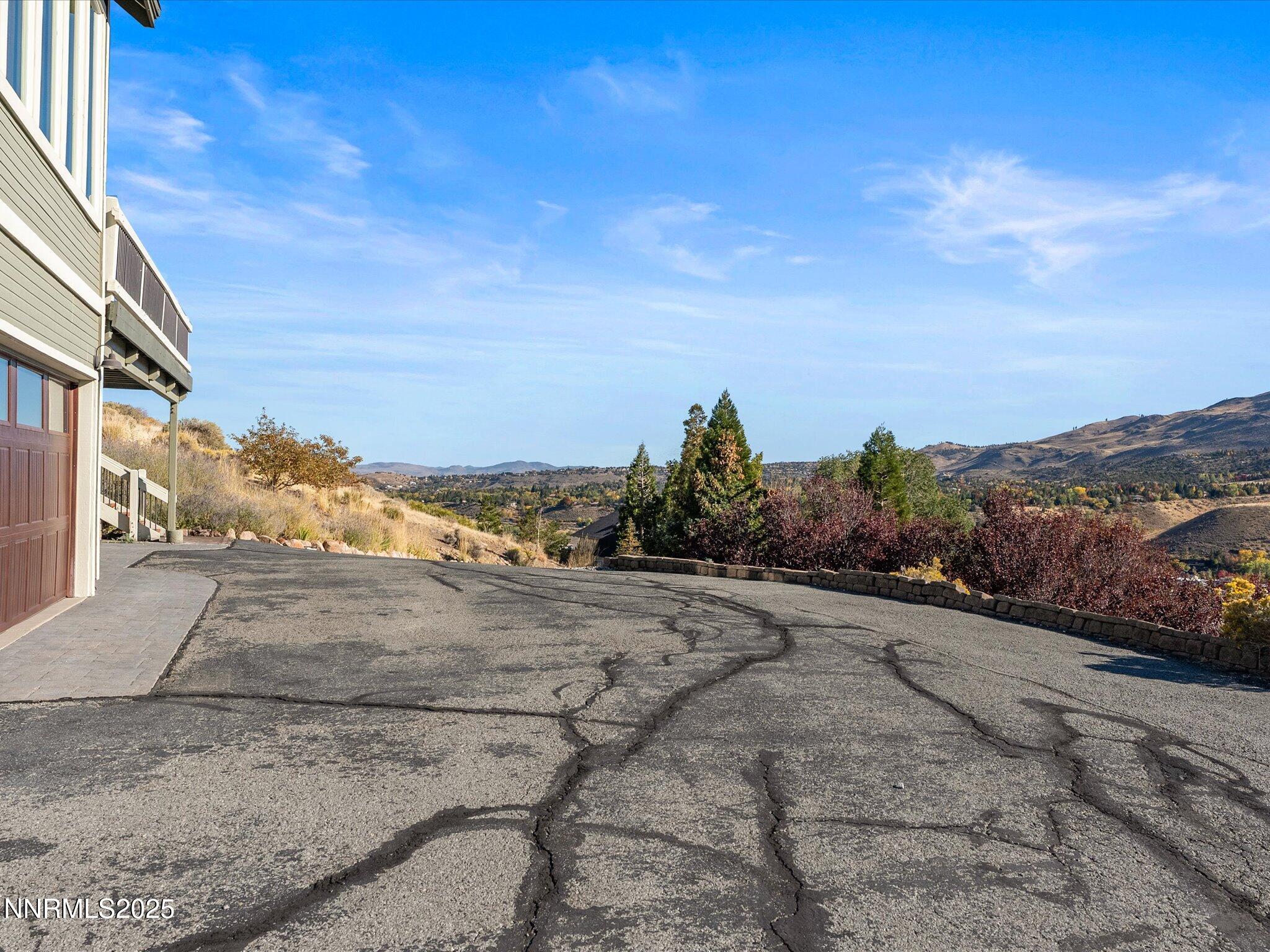 02-8120 Leroy St-101