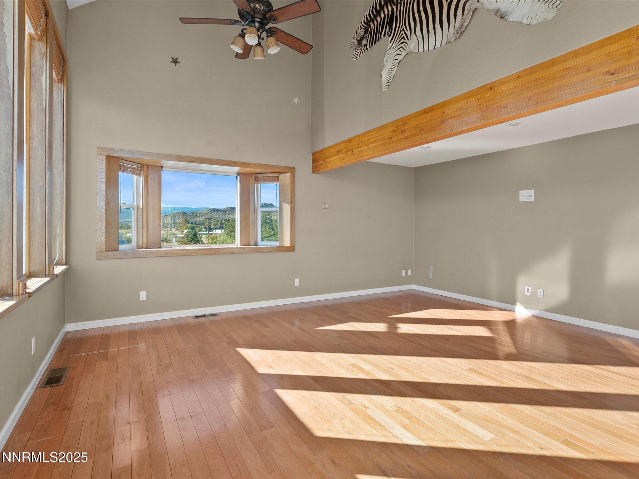 18-8120 Leroy St-117