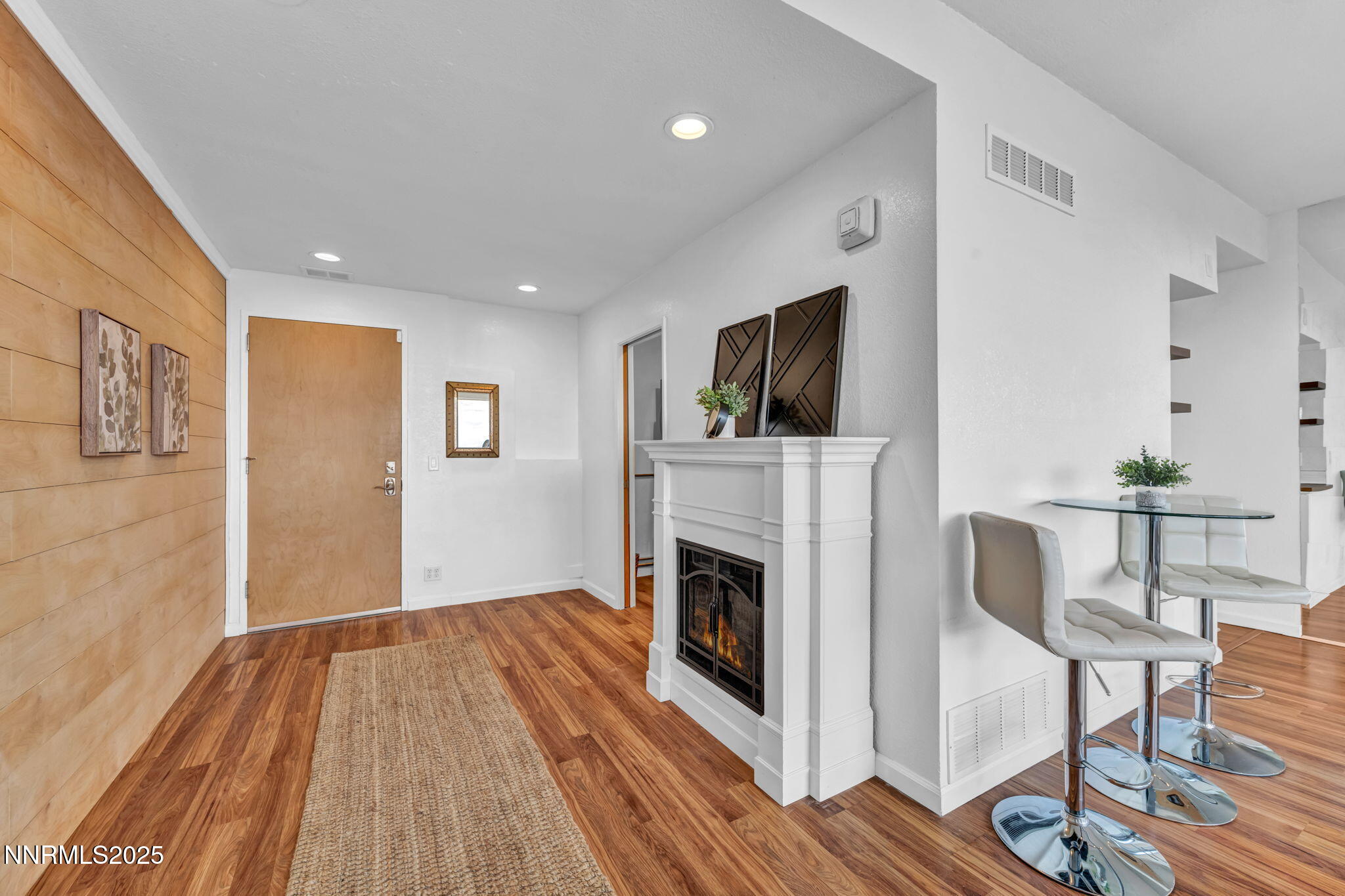 51-web-or-mls-100-n-arlington-ave-22-c