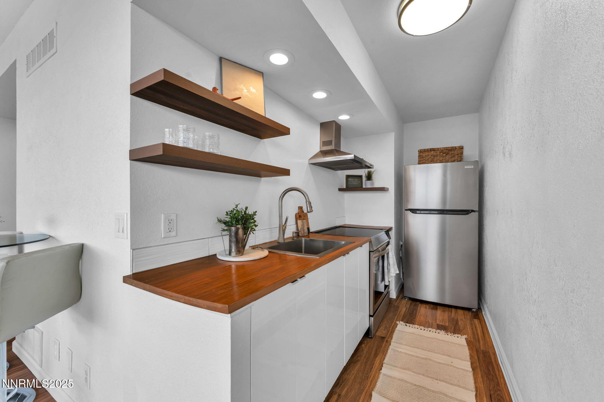 47-web-or-mls-100-n-arlington-ave-22-c