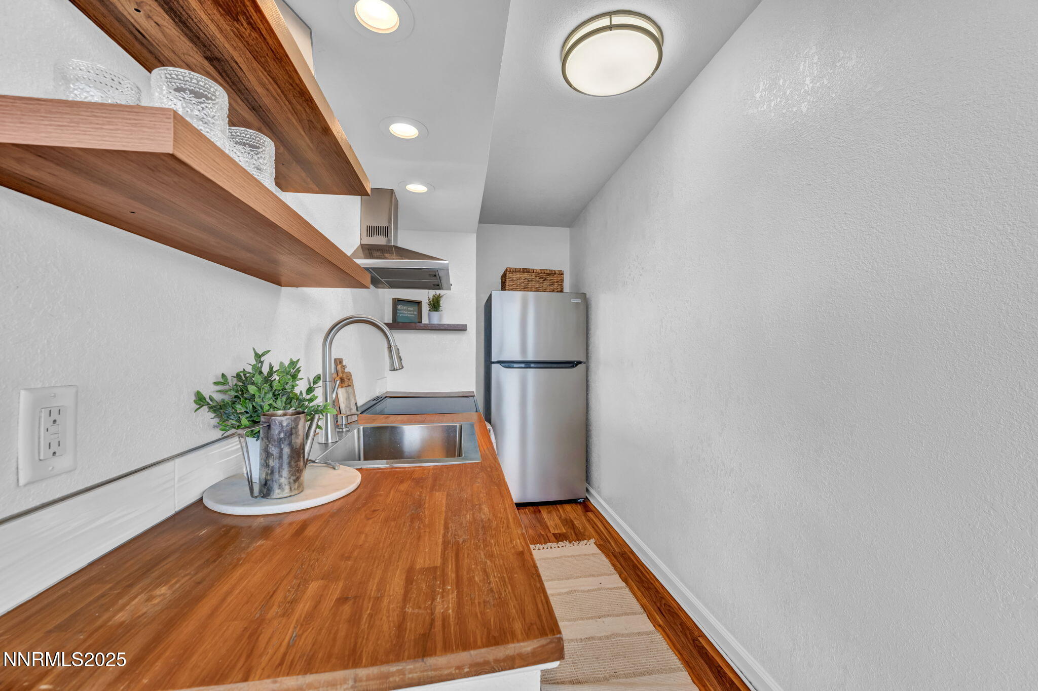 49-web-or-mls-100-n-arlington-ave-22-c