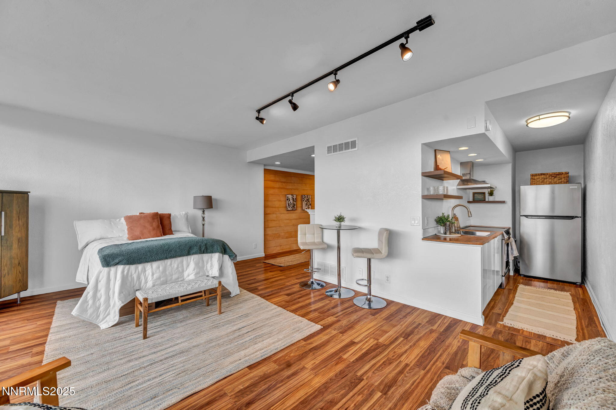 43-web-or-mls-100-n-arlington-ave-22-c
