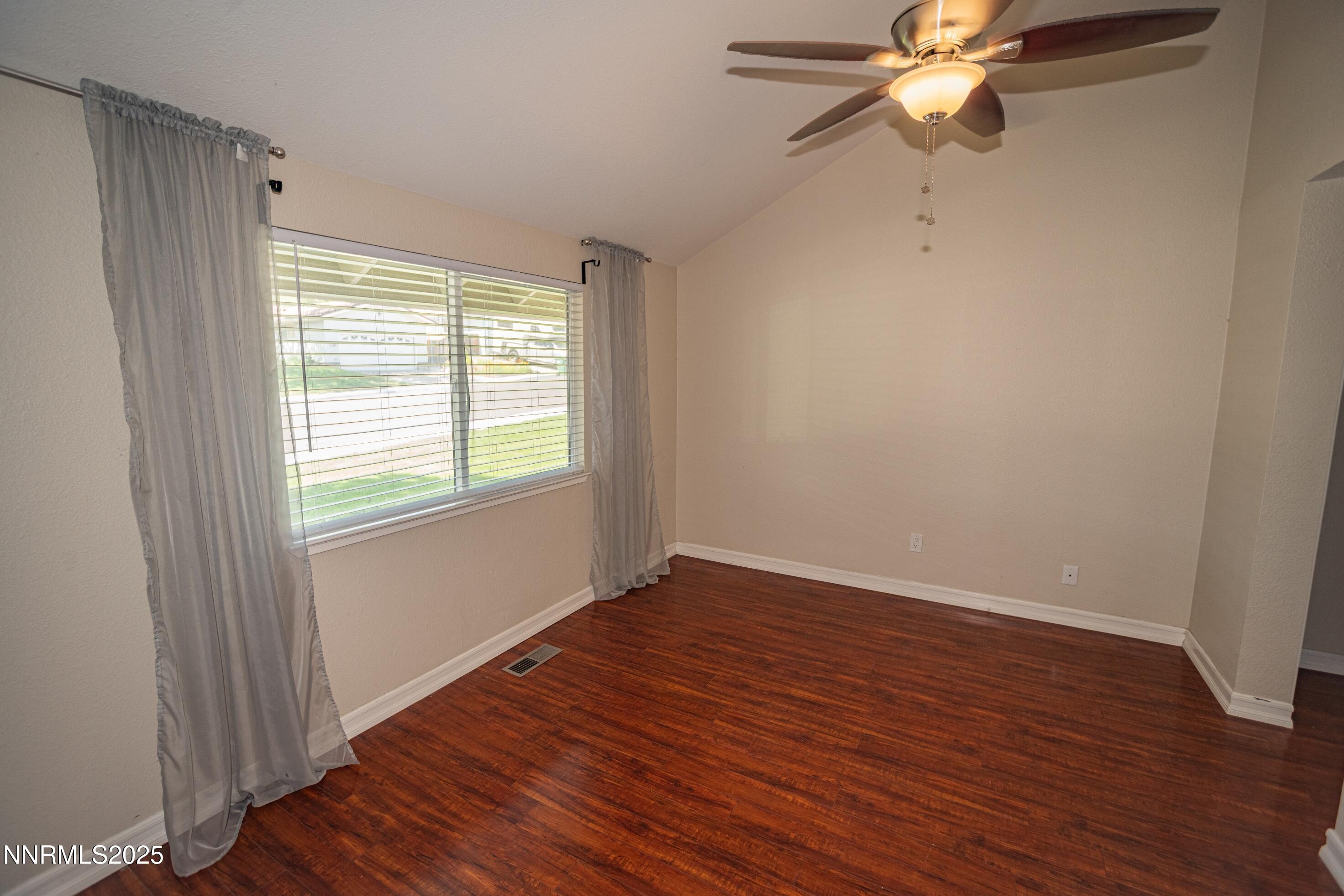 07 - Master Bedroom I - 40732