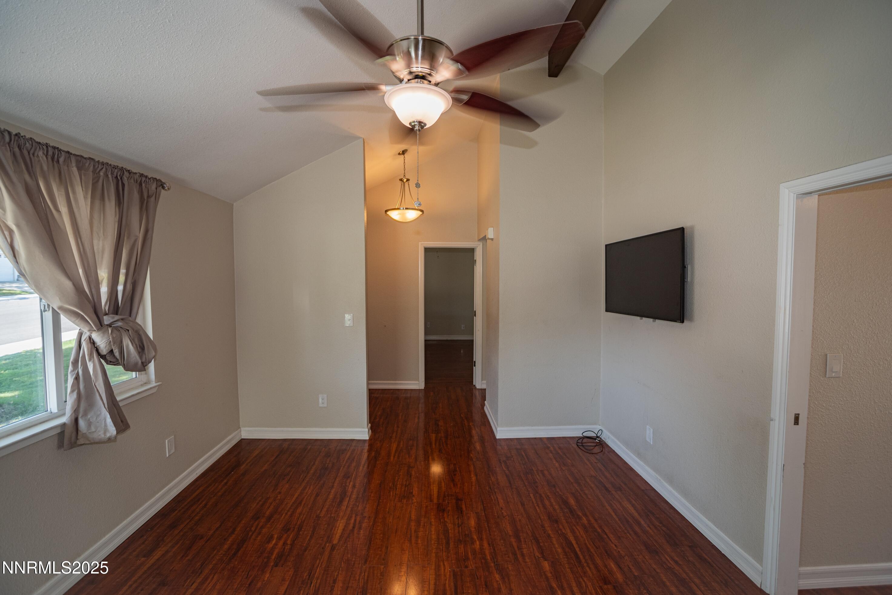 05 - Living Room II - 40730