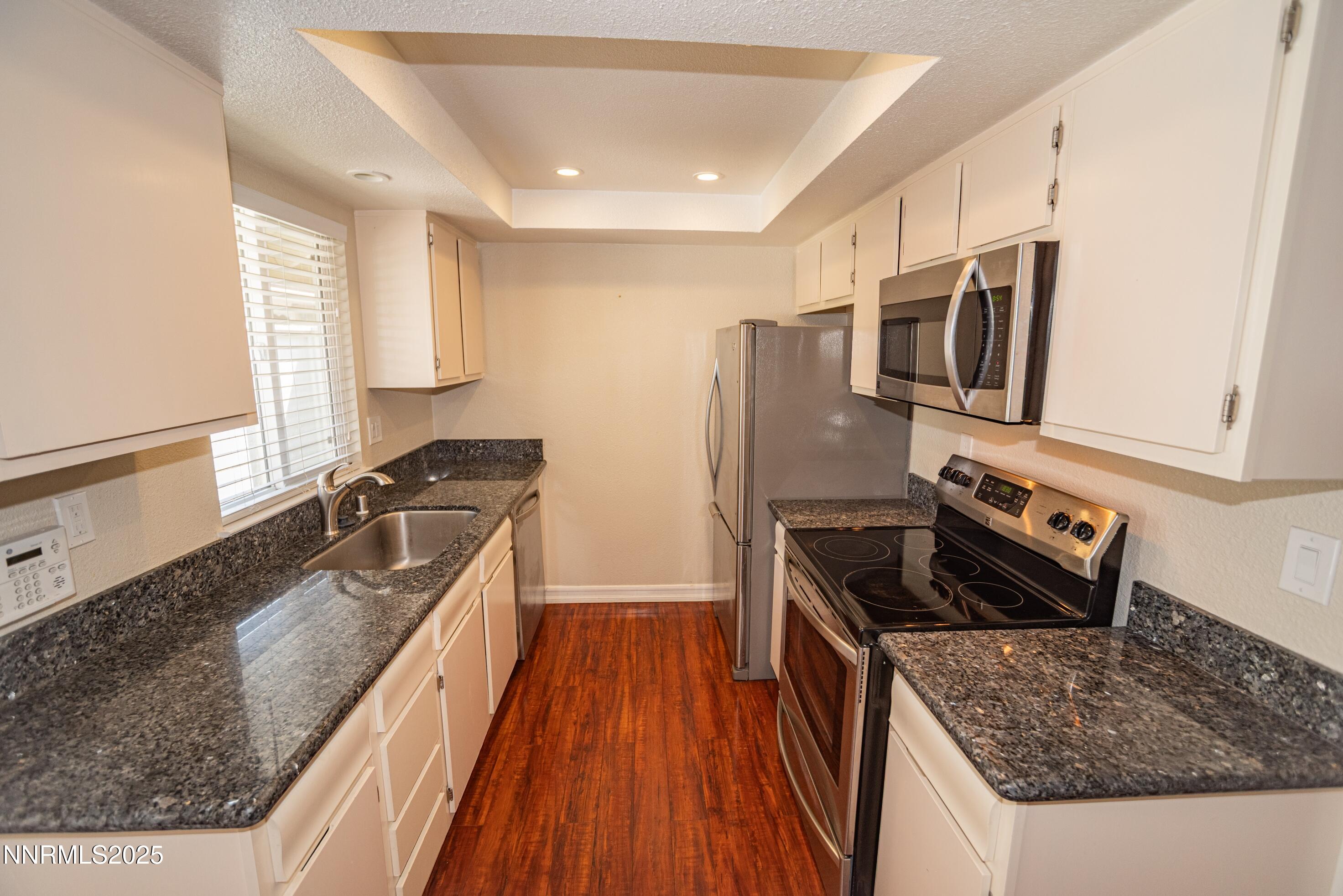 12 - Kitchen I - 40740