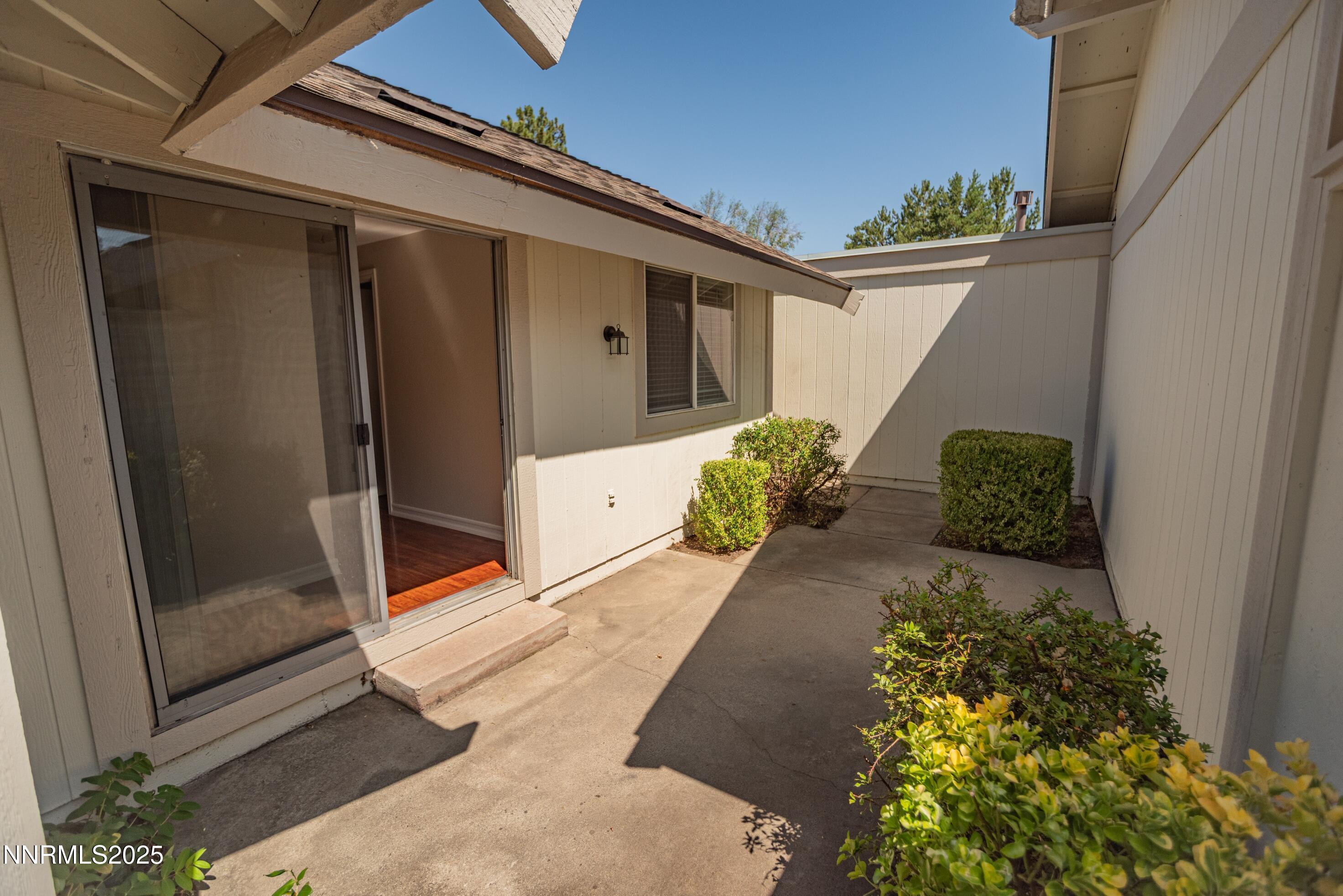 17 - Courtyard Patio II - 40745