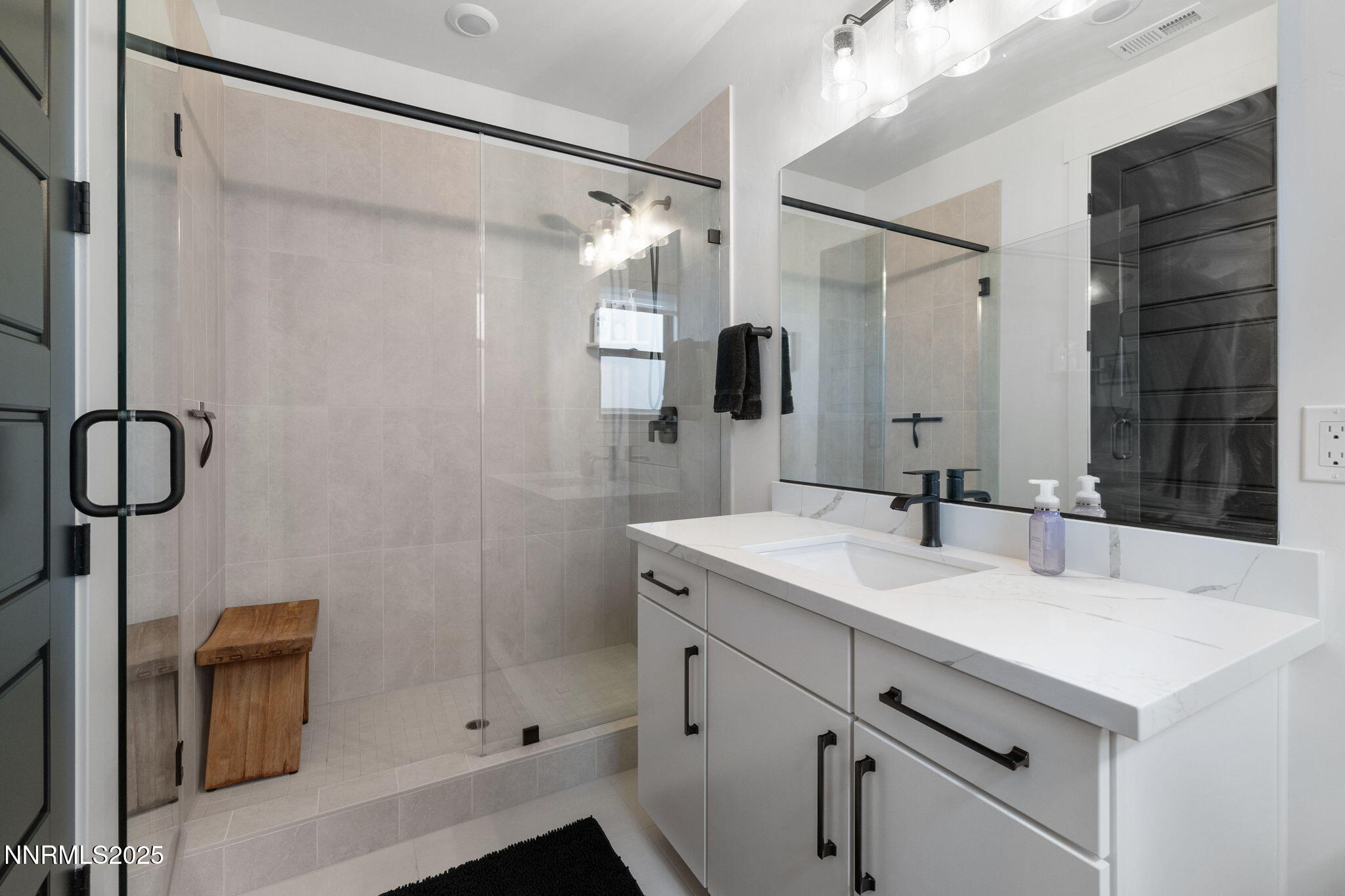 7-web-or-mls-1530 River Hill-6