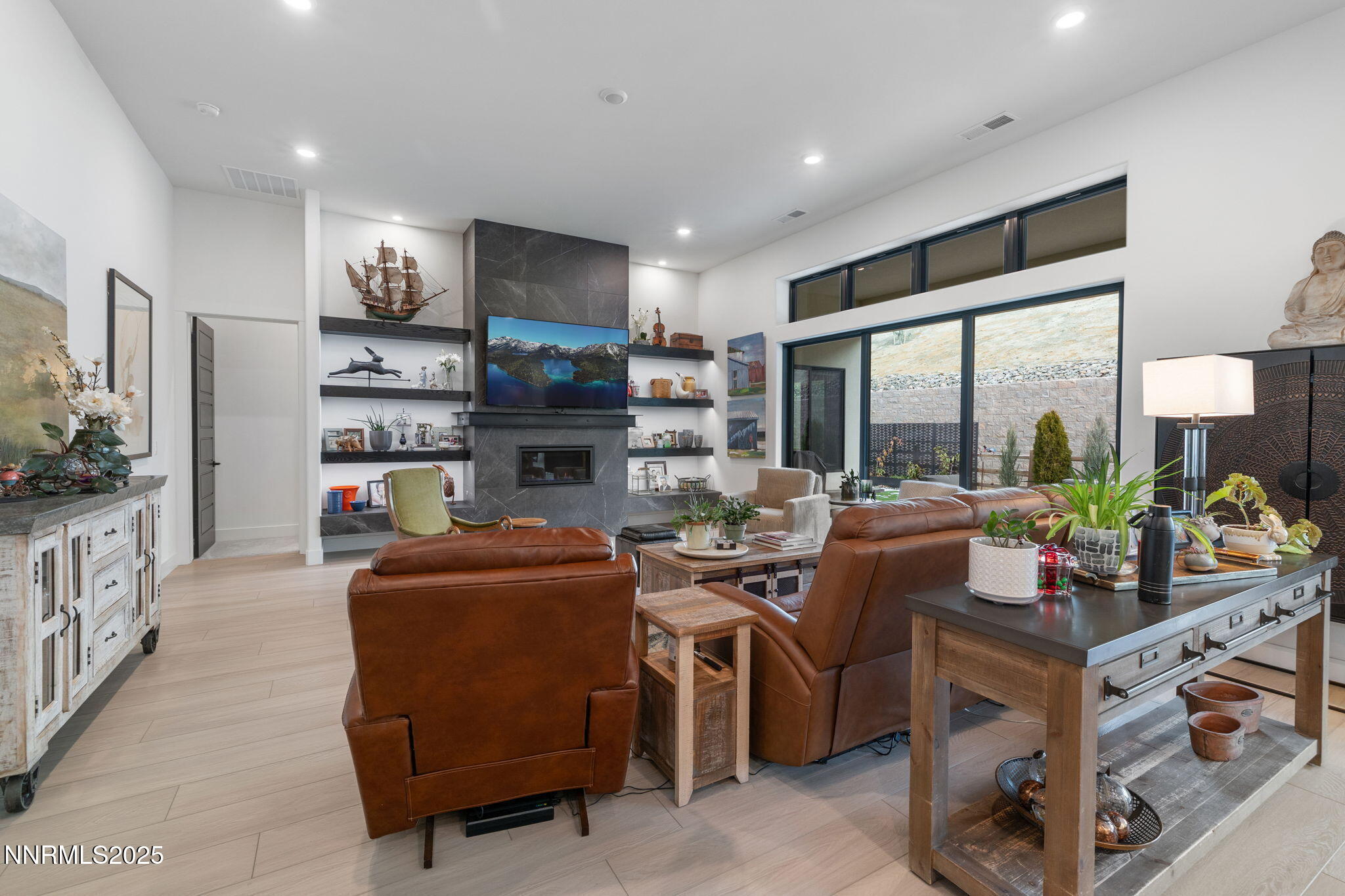 42-web-or-mls-1530 River Hill-44