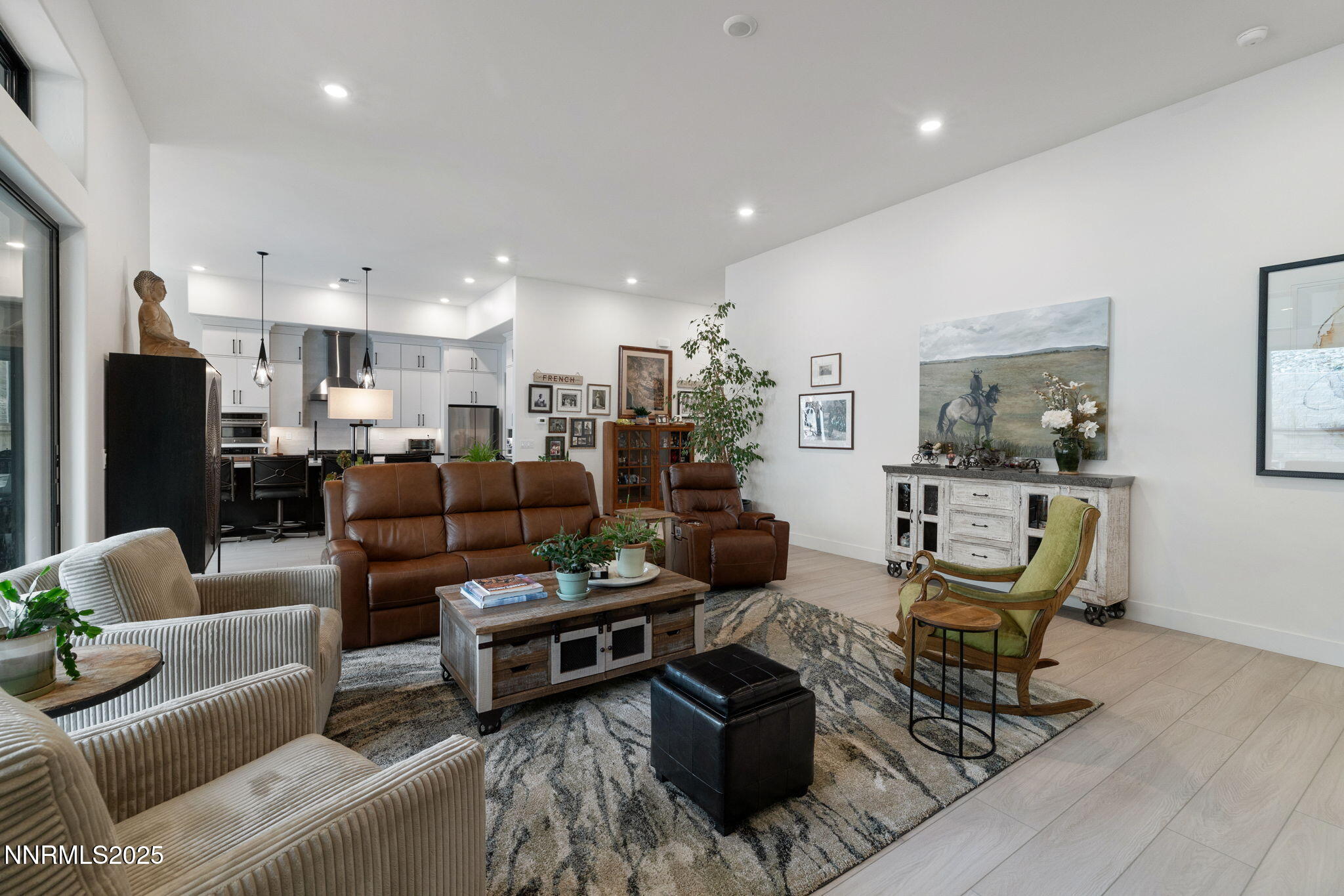 19-web-or-mls-1530 River Hill-21