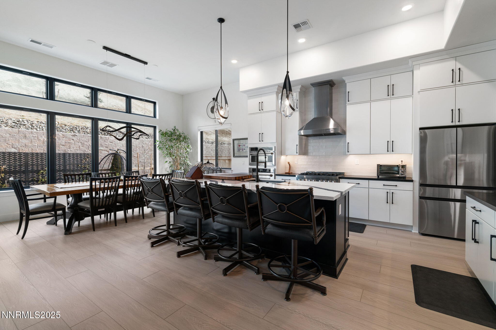 13-web-or-mls-1530 River Hill-12