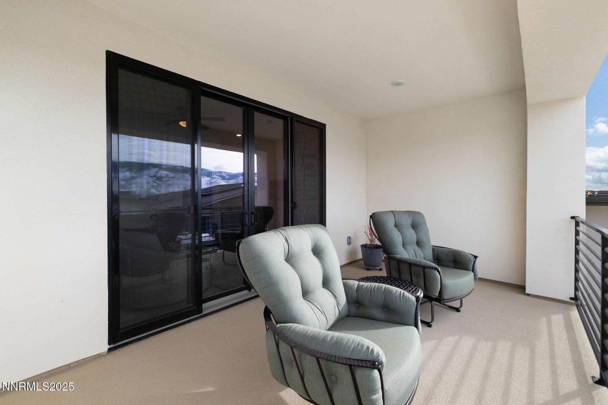 31-web-or-mls-1530 River Hill-33