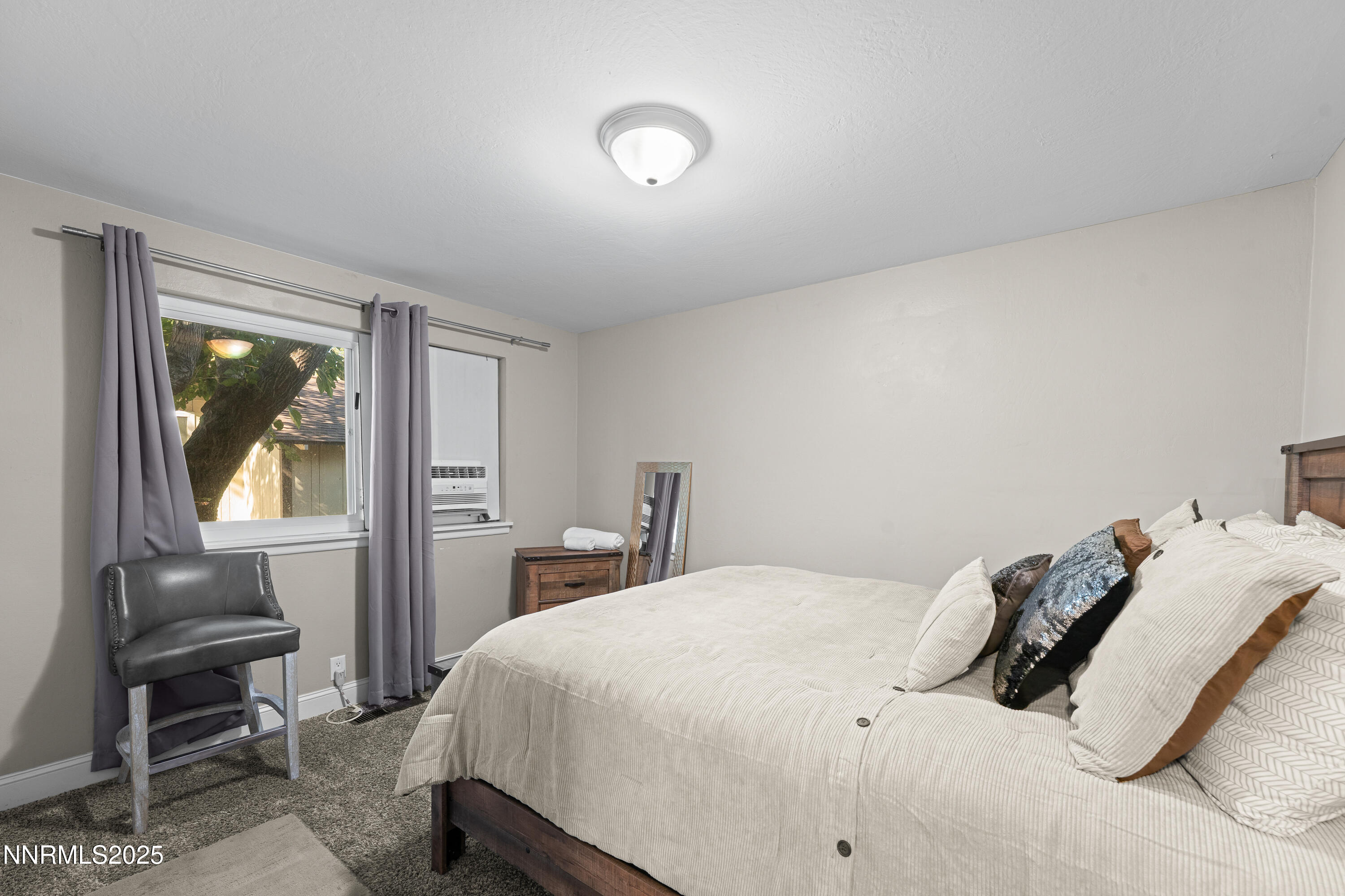 24-2070 W 7th Street Reno NV 89503 (24 o