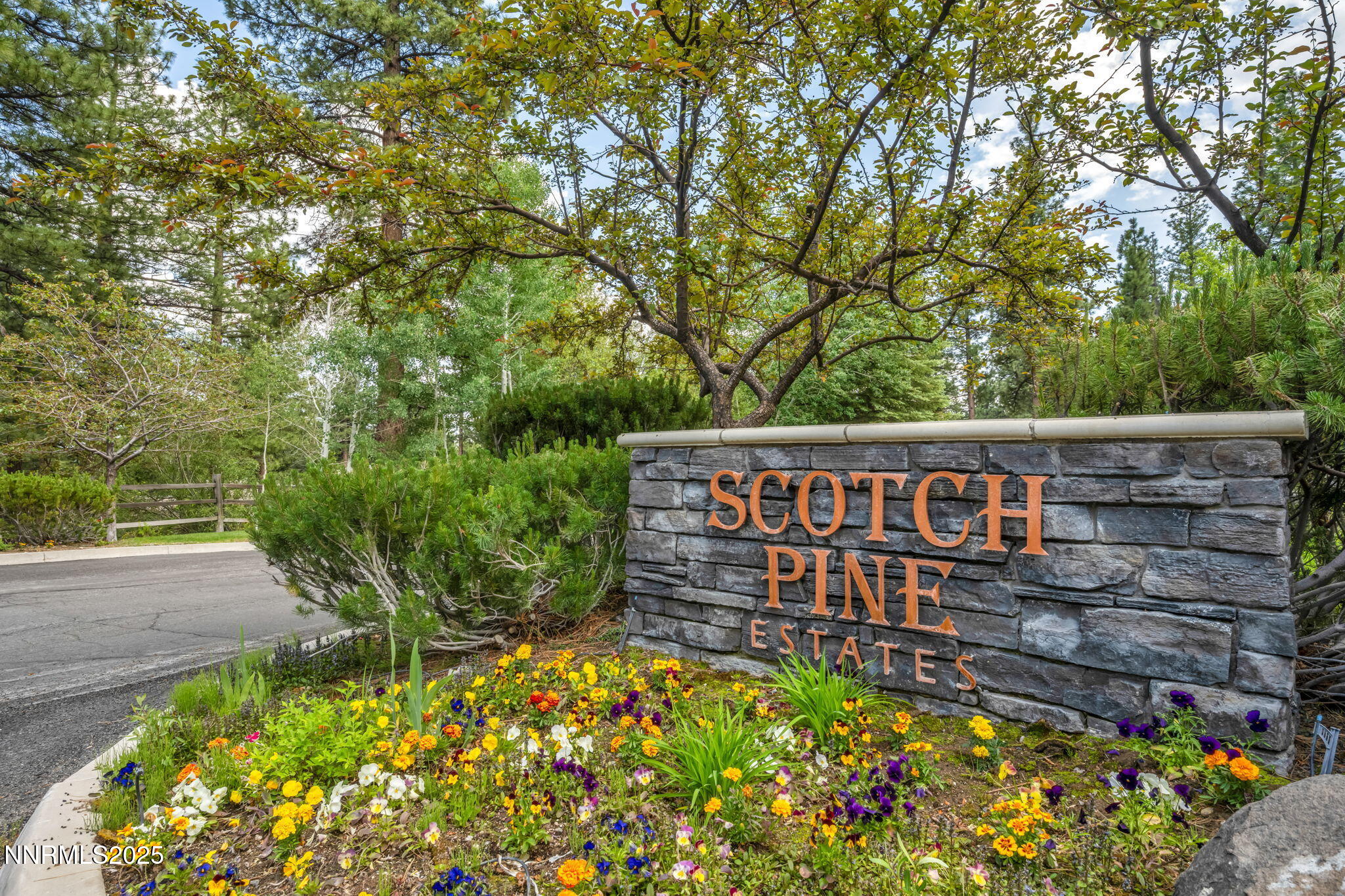 1-web-or-mls-307-e-jeffrey-pine-rd