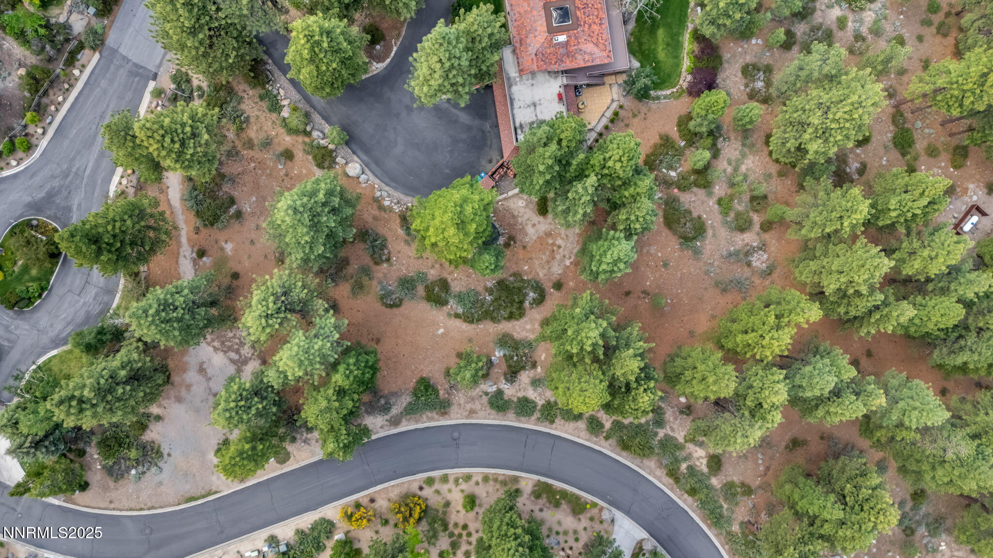 16-web-or-mls-307-e-jeffrey-pine-rd