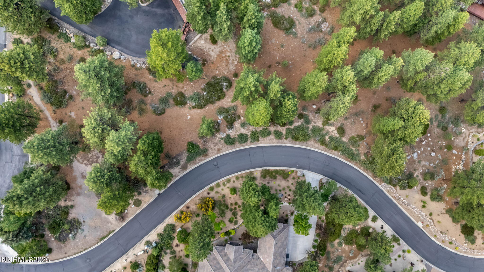 17-web-or-mls-307-e-jeffrey-pine-rd