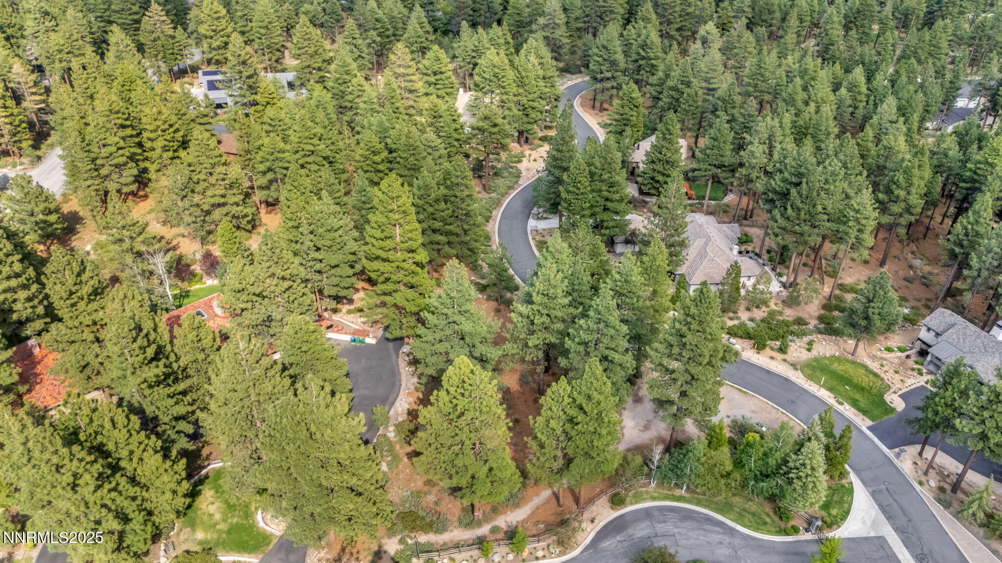 11-web-or-mls-307-e-jeffrey-pine-rd