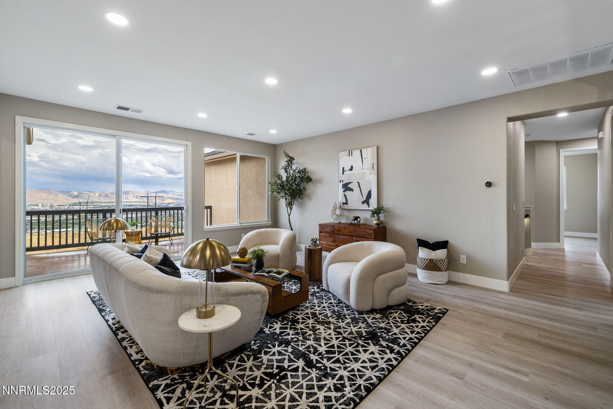 14-web-or-mls-1120 University Park-9