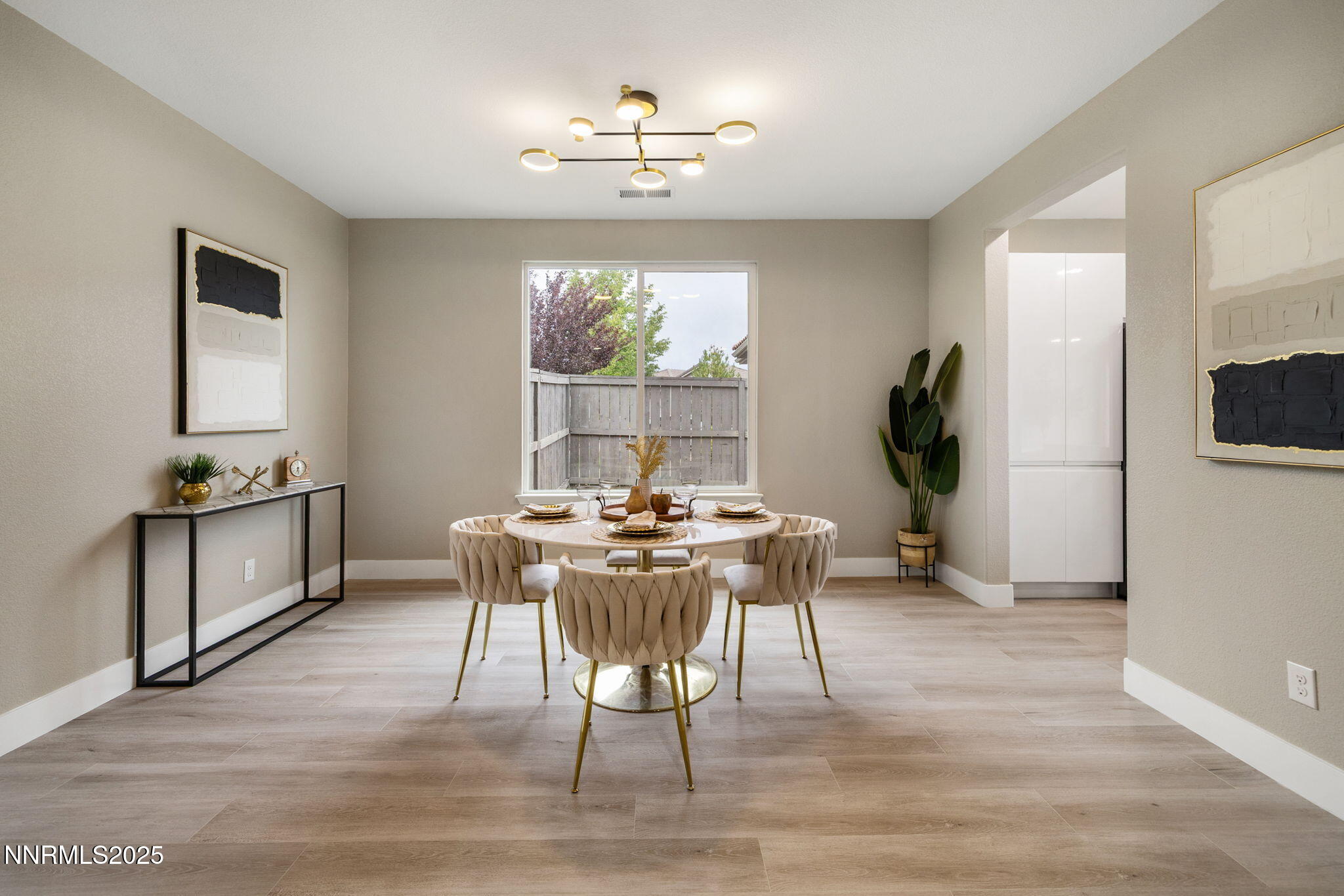 11-web-or-mls-1120 University Park-6